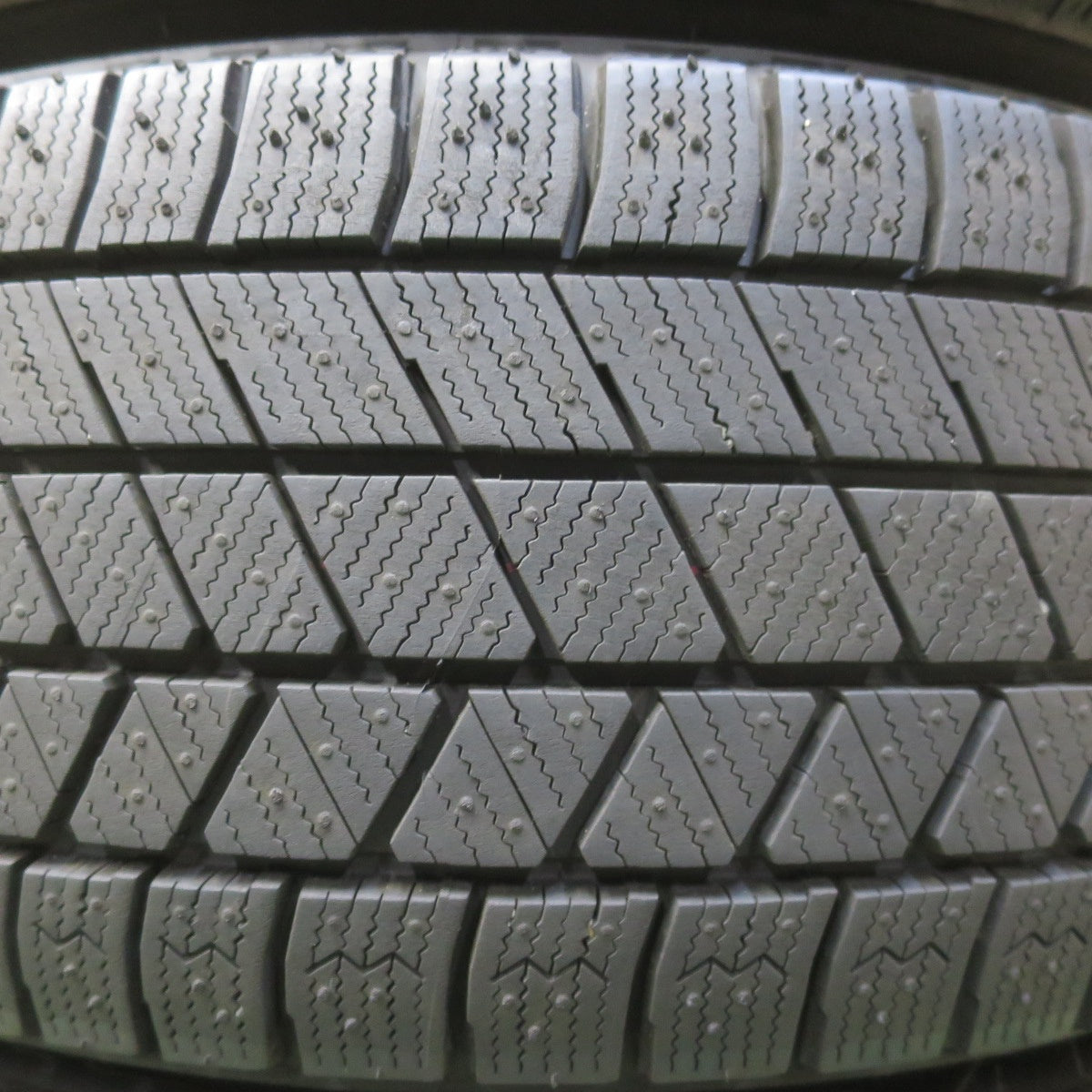 センサー付！バリ溝！24年！キレイ！ほぼ10分◎スタッドレス 215/60R16 ブリヂストン ブリザック VRX3 ECO FORME CRS23 エコフォルム 16インチ PCD114.3/5H◎6070906イス