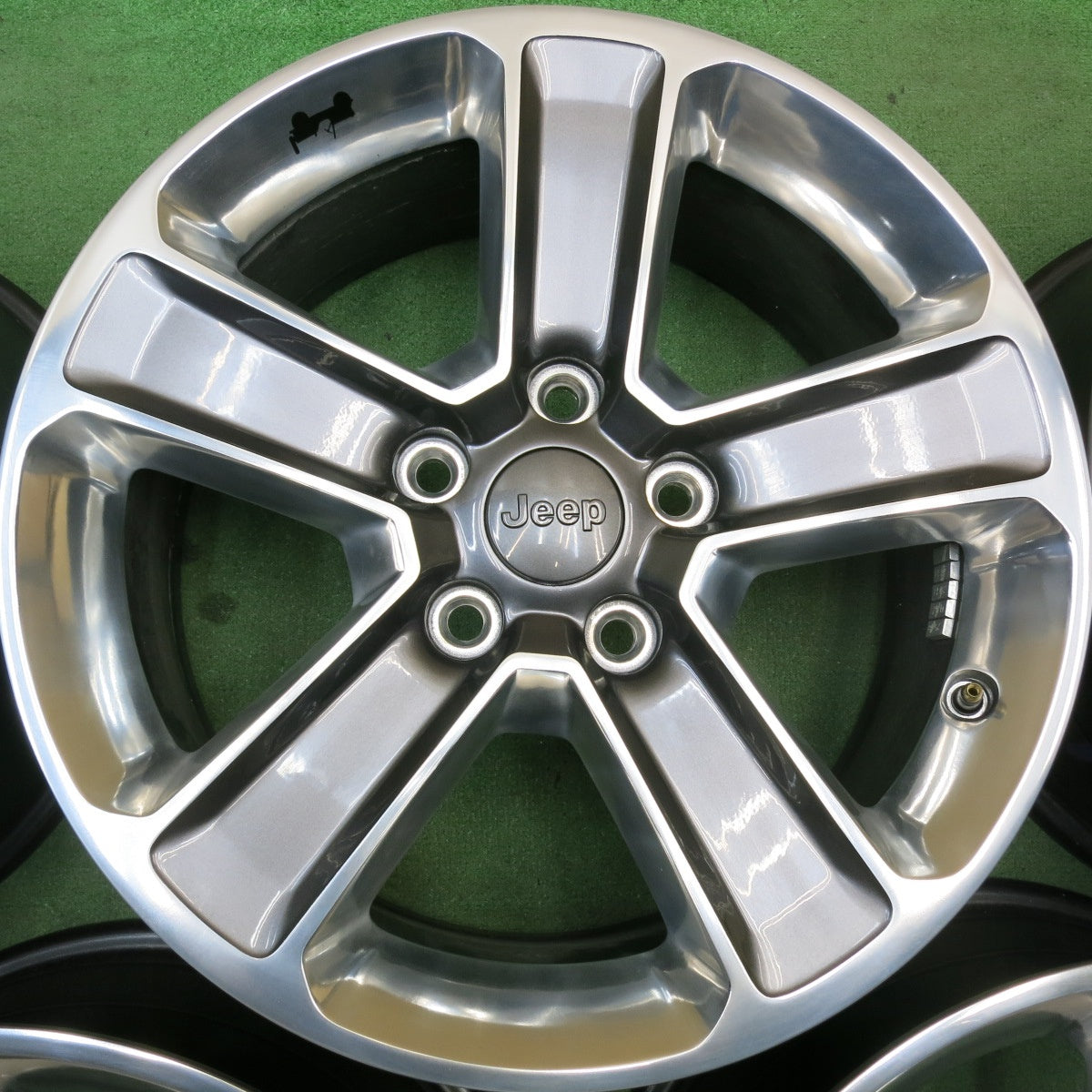 キレイ！5本★JEEP ジープ JL ラングラー アンリミテッド サハラ 純正 ホイール 18インチ 18×7.5J PCD127/5H★6071106HAホ