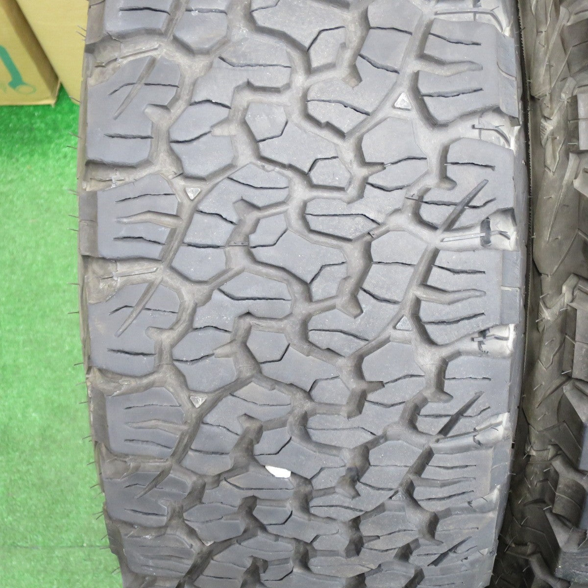 バリ溝！22年！キレイ！9.5分★KEELER TACTICS 265/65R17 120/117S BFグッドリッチ All-Terrain T/A KO2 キーラー タクティクス 17インチ PCD139.7/6H★6031203NKノ