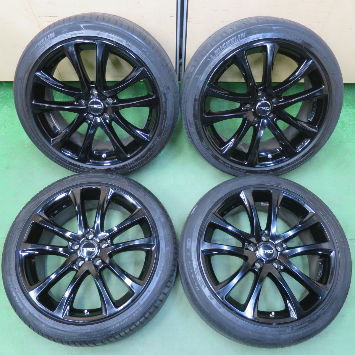バリ溝！22年！9.5分★トヨタ C-HR RAV4 ハリアー 等 純正 OP TRD TF5 245/40R19 ミシュラン プライマシー3 19インチ PCD114.3/5H★5042601イノ