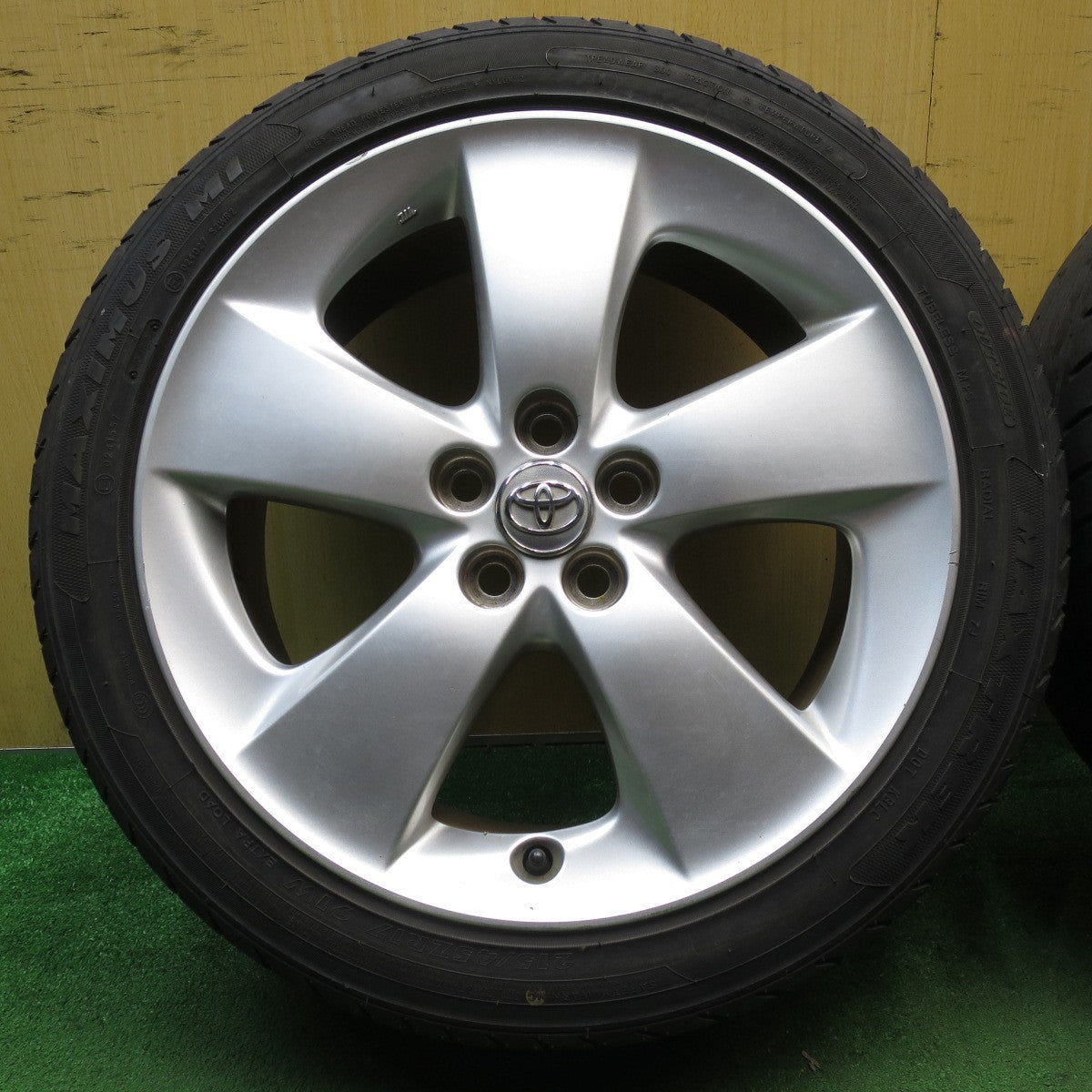 4本価格！22年★トヨタ 30系 プリウス 純正 215/45R17 マックストレック MAXIMUS M1 17インチ PCD100/5H★5070402NJノ