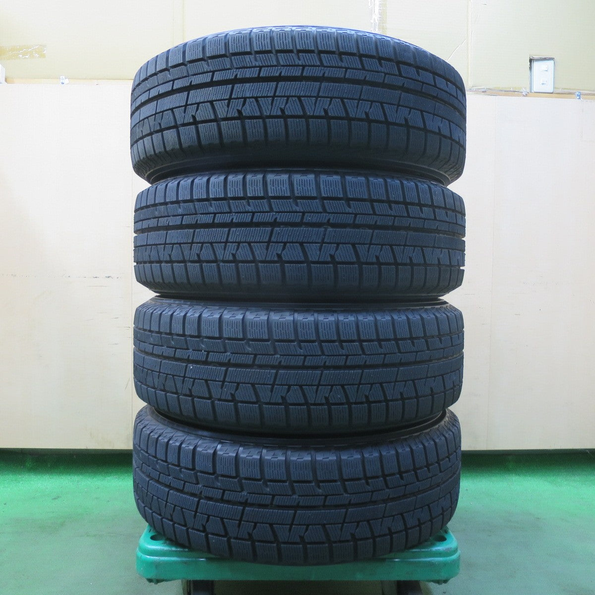 ほぼ未使用★スタッドレス 215/60R17 ヨコハマ アイスガード iG50 プラス MANARAY SPORT マナレイ スポーツ 17インチ PCD114.3/5H★5112110イス