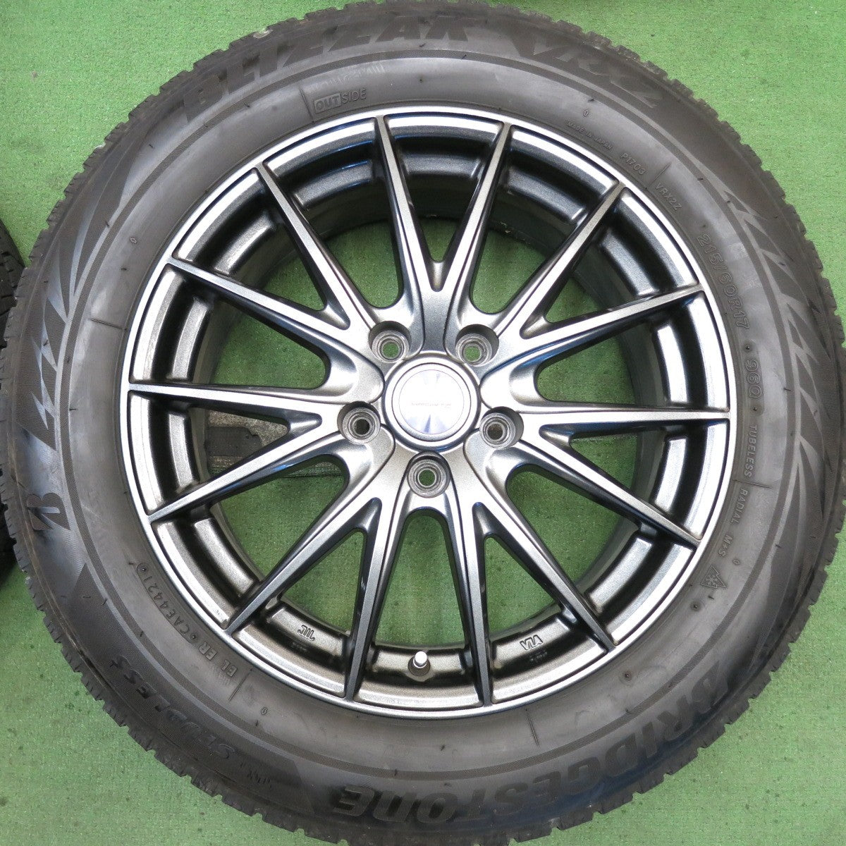 キレイ◎スタッドレス 215/60R17 ブリヂストン ブリザック VRX2 VELVA SPORT Z ヴェルヴァ 17インチ PCD114.3/5H◎6082504HAス