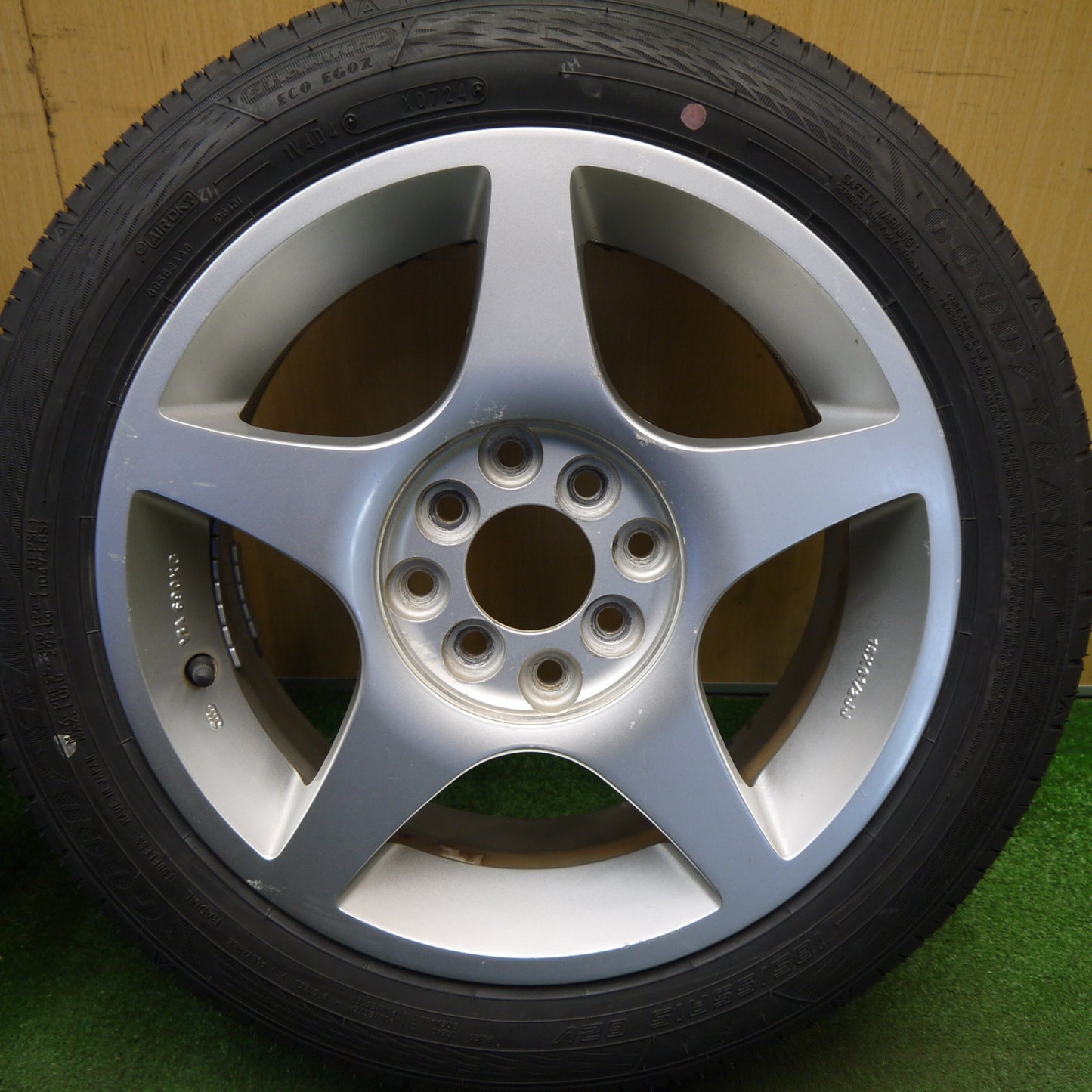 バリ溝！24年！9.5分★185/55R15 グッドイヤー EfficientGrip ECO EG02 社外 アルミ 15インチ PCD100 114.3/4H マルチ★6032310Hノ