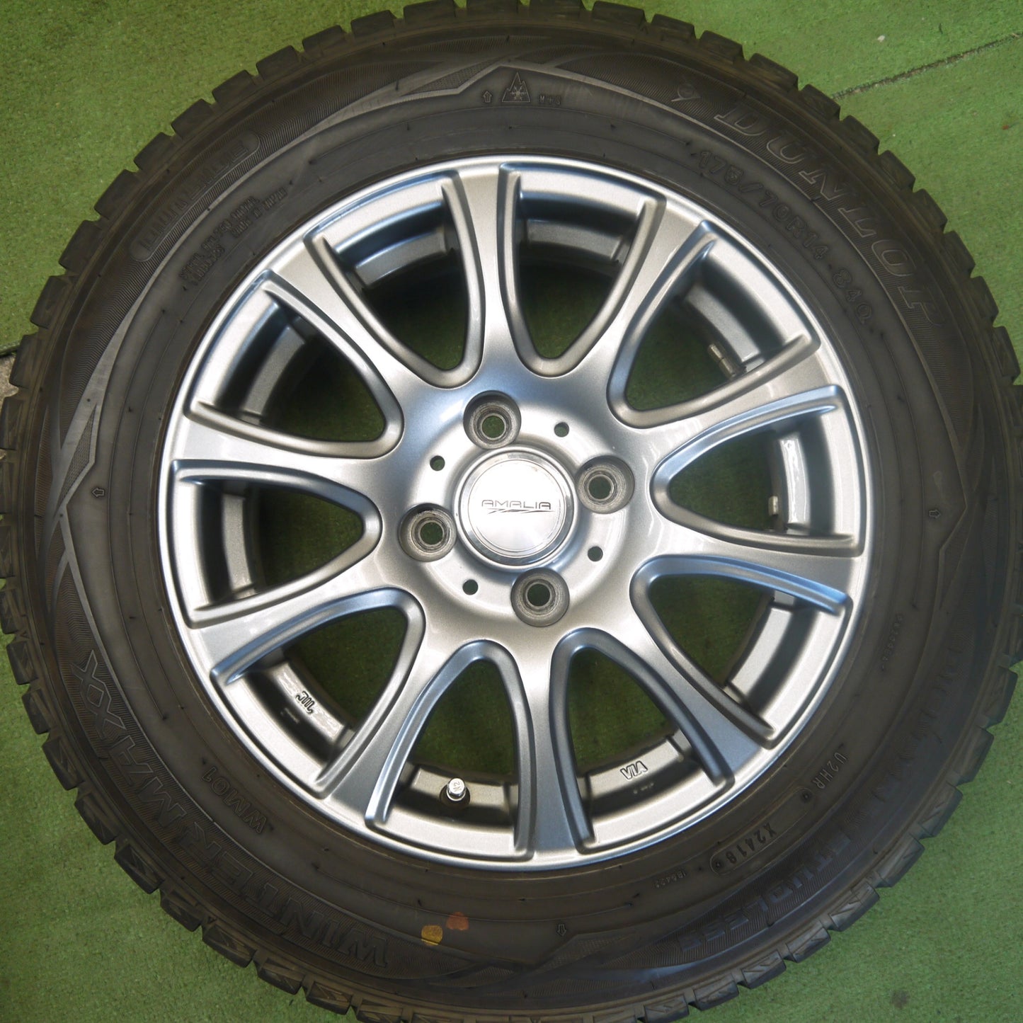 バリ溝！キレイ！8.5分◎スタッドレス 175/70R14 ダンロップ ウインターマックス WM01 AMALIA アマリア 14インチ PCD100/4H◎6080705Hス