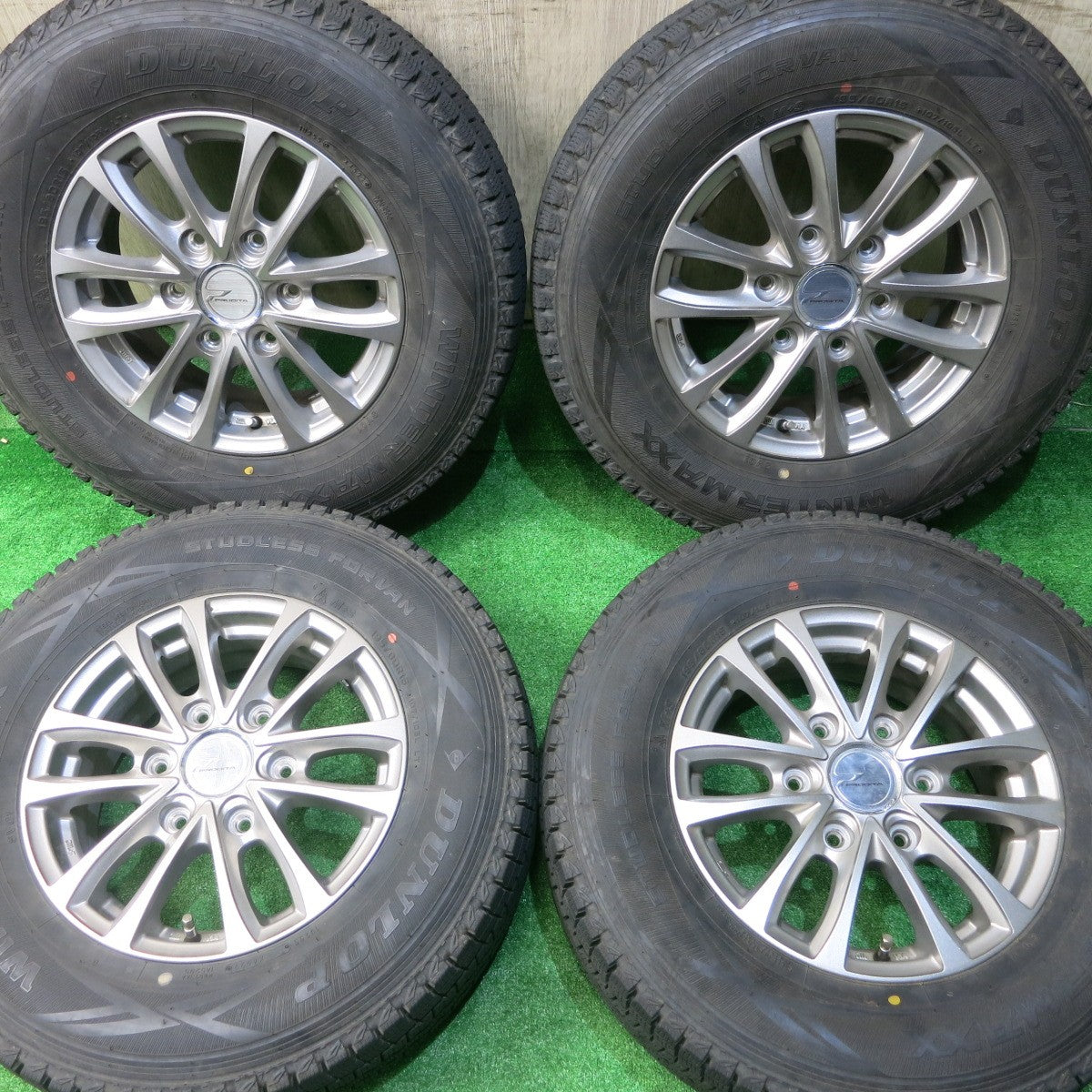 バリ溝！22年！キレイ！9.5分★スタッドレス 195/80R15 107/105L ダンロップ ウインターマックス SV01 PRODITA HC プロディータ 15インチ PCD139.7/6H★5051603NJス