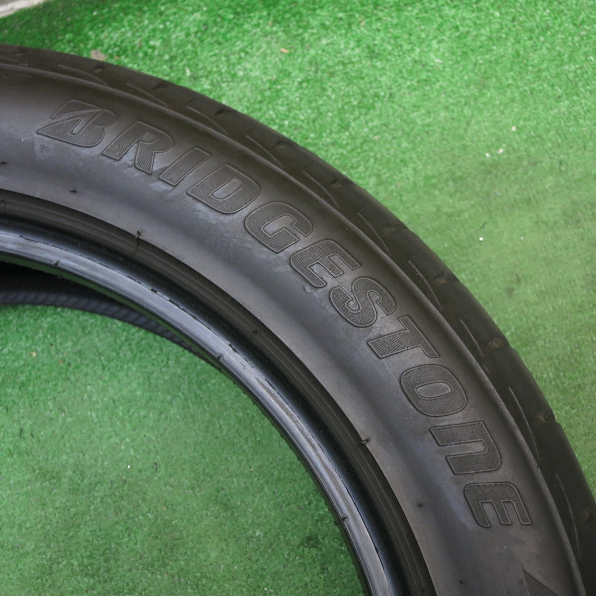 バリ溝！9.5分！1本◎235/50R18 ブリヂストン LUFT RV2 タイヤ 18インチ アルファード ヴェルファイア 等◎6092103KKノタ