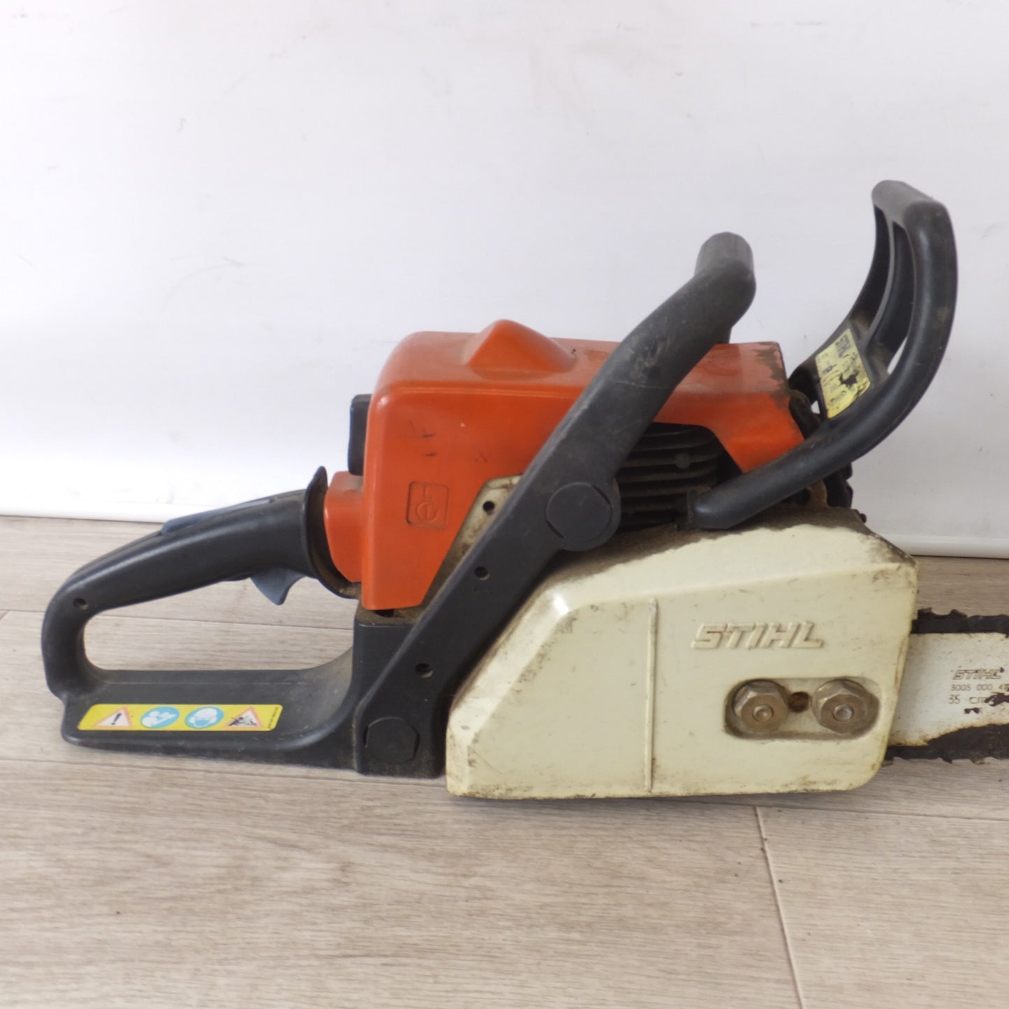 [送料無料] 岐阜発 ジャンク★スチール STIHL エンジンチェーンソー 017 D-71336★