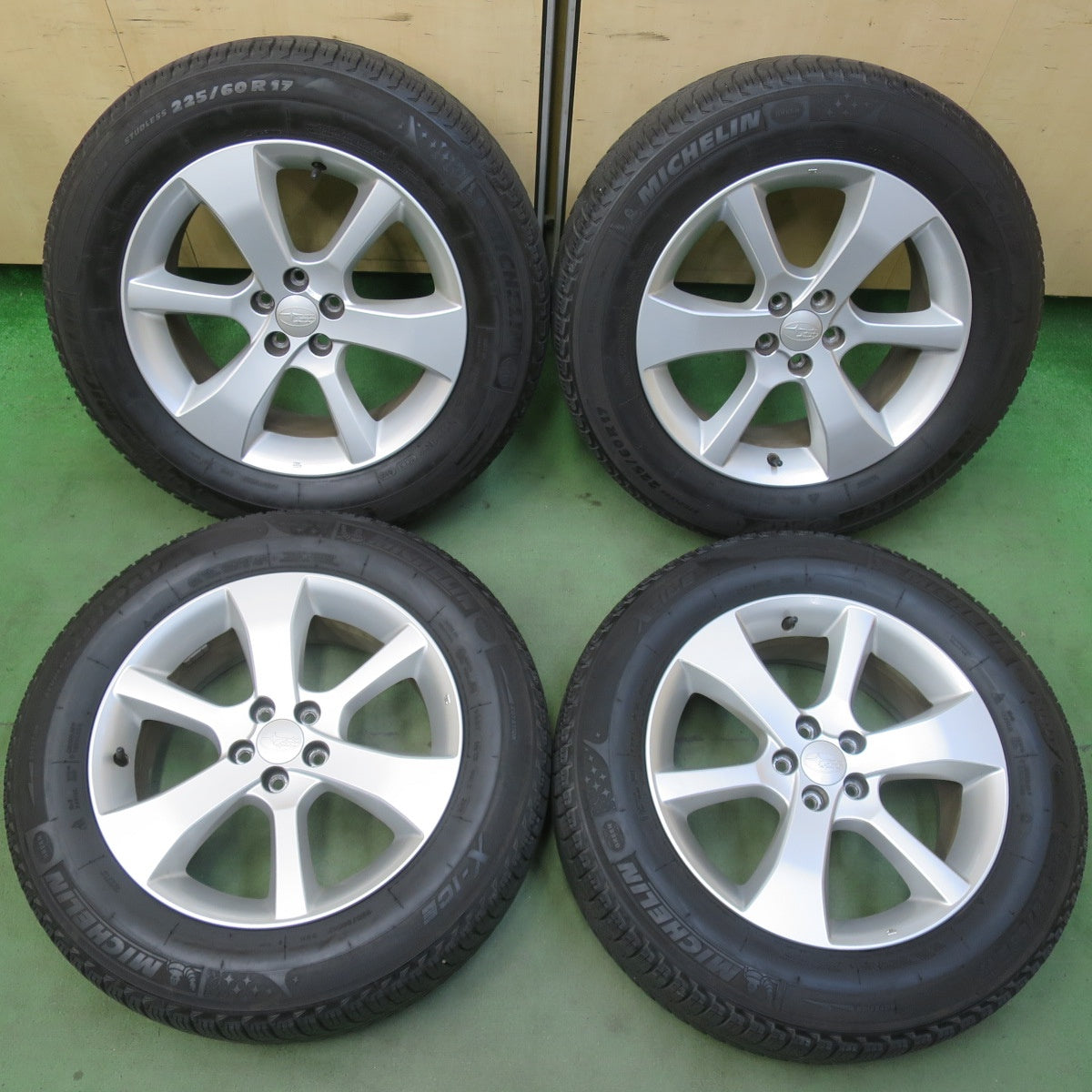 キレイ◎スバル レガシィ アウトバック 純正 225/60R17 スタッドレス ミシュラン X-ICE XI3 17インチ PCD100/5H◎6081109IMス