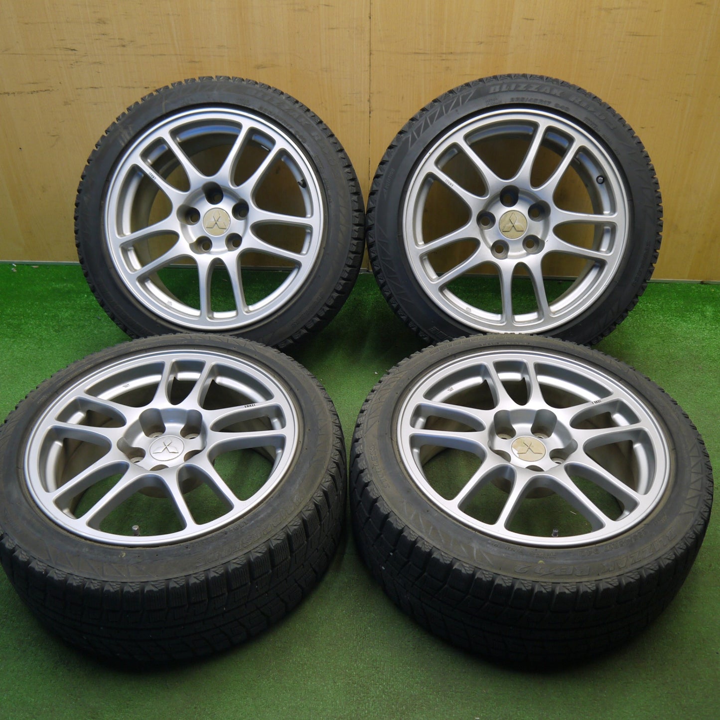 バリ溝！9分★三菱 ランエボ 9 純正 235/45R17 スタッドレス ブリヂストン ブリザック REVO2 17インチ PCD114.3/5H★6031102Hス
