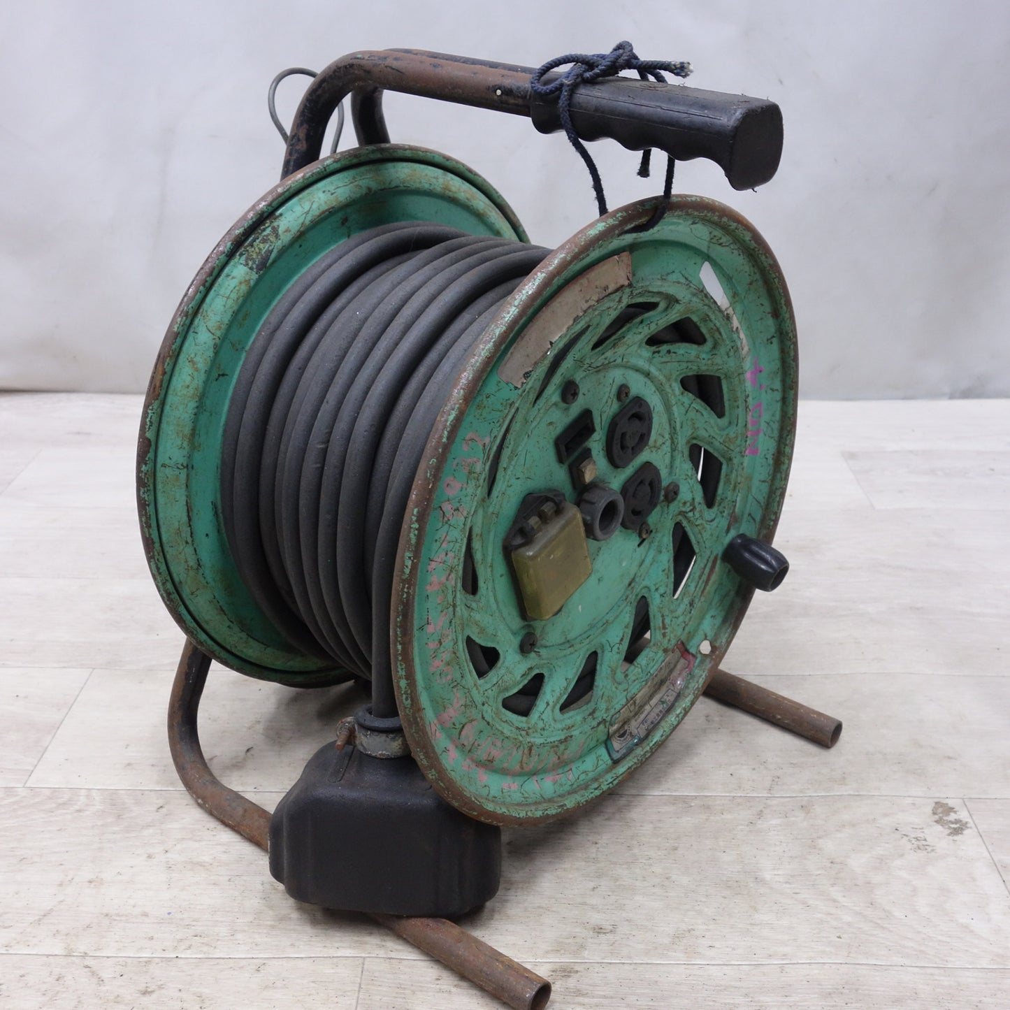 [送料無料] ◆日動 びっくリール 30m RND-EK30SL コードリール 電工 ドラム 屋内型 温度センサー付 ブレーカー付 ロック 引掛 式 緑 グリーン 100V②◆