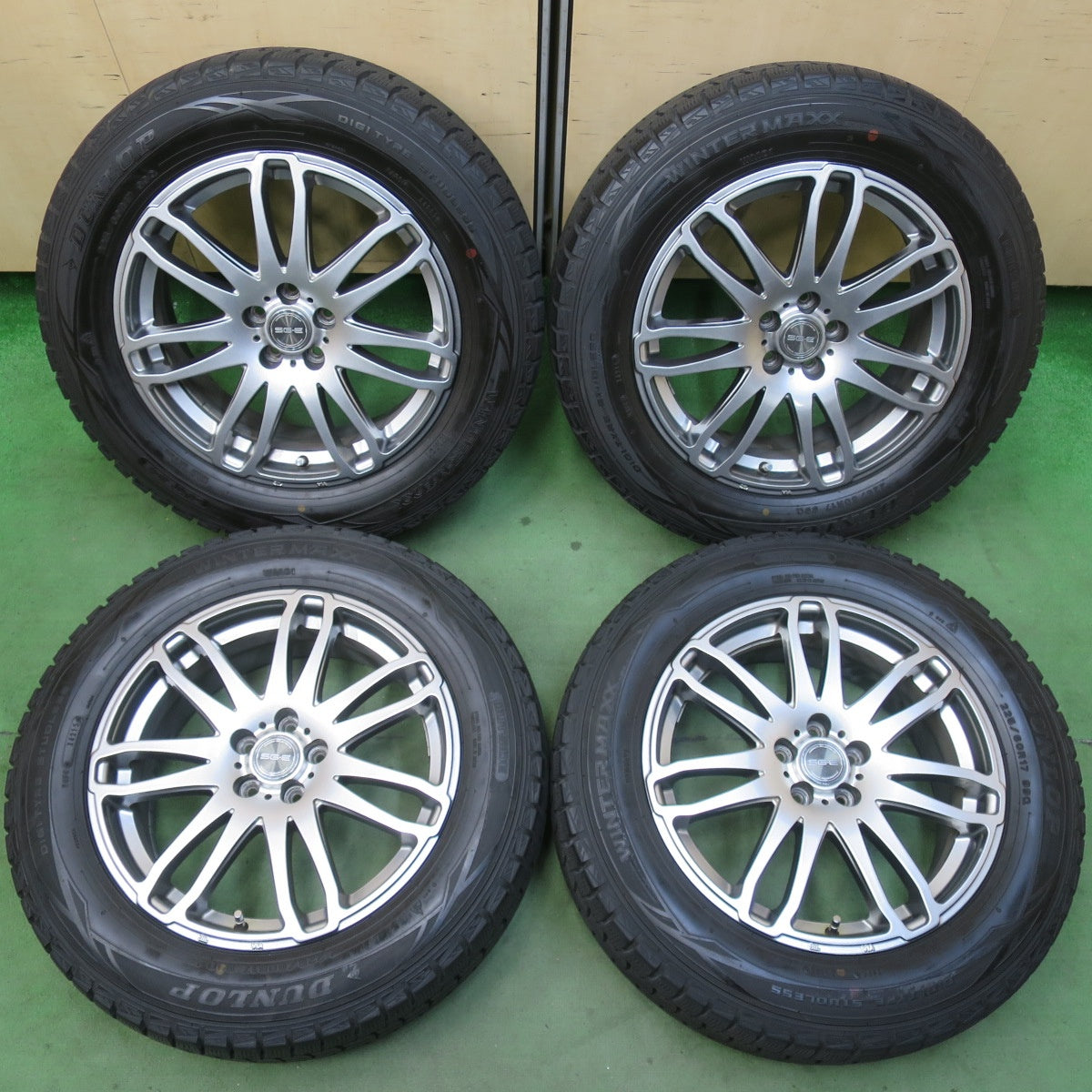バリ溝！9分★フォレスター 等 225/60R17 スタッドレス ダンロップ ウインターマックス WM01 SG-E 社外 アルミ 17インチ PCD100/5H★5123011イス