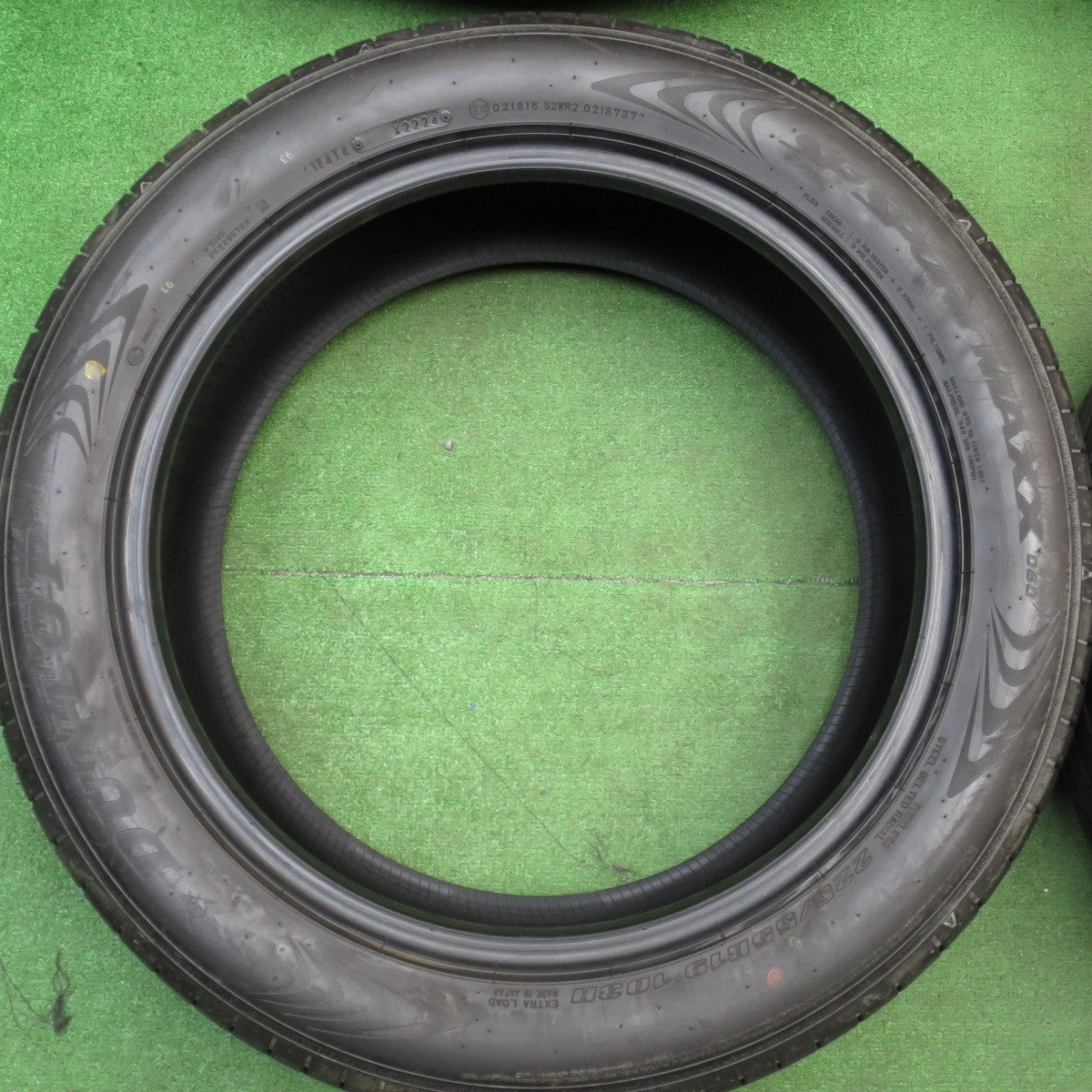 [送料無料] 新車外し！24年★225/55R19 ダンロップ SPスポーツマックス 060 タイヤ 19インチ 40系 アルファード ヴェルファイア等★5040502KKノタ