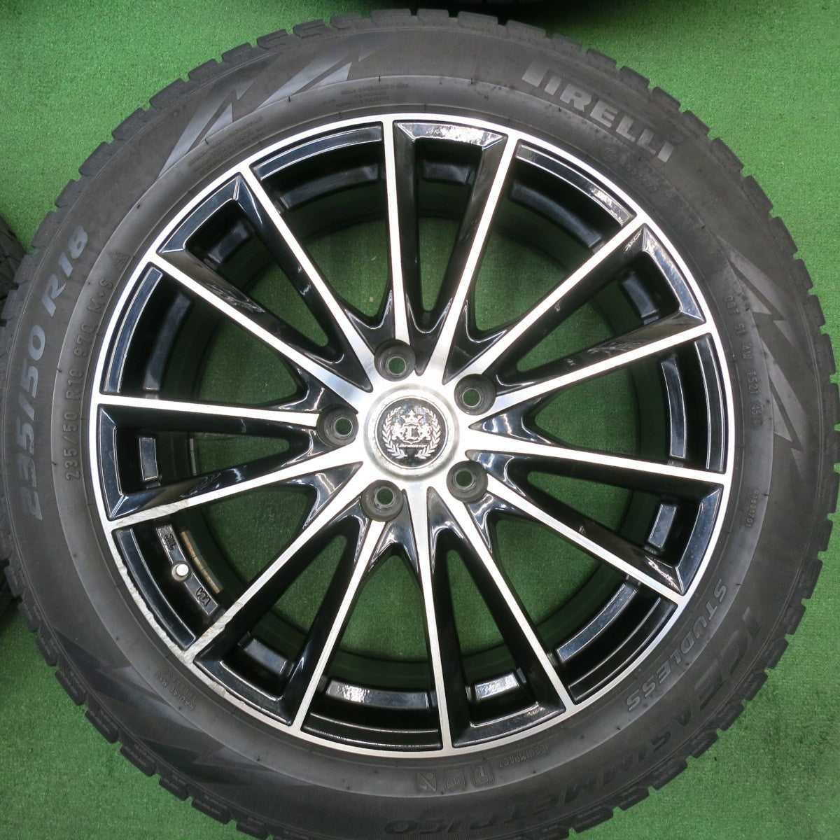 4本価格★Lehrmeister SOLAIA V7 235/50R18 スタッドレス ピレリ アイスアシンメトリコ レアマイスター ソライア 18インチ PCD114.3/5H★5041808TNノ