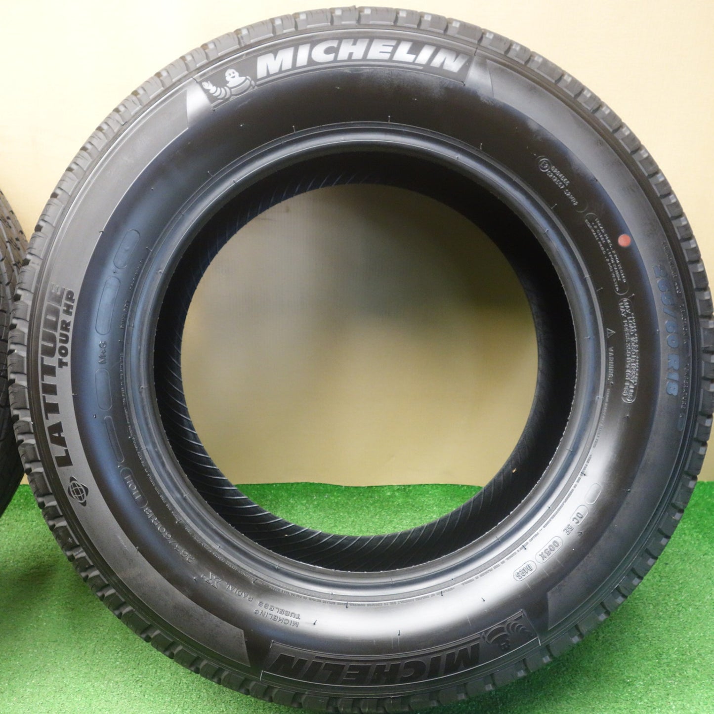 新車外し！23年★265/60R18 ミシュラン LATITUDE TOUR HP ラティチュード ツアー 18インチ タイヤ ランクル プラド ハイラックス 等★6032902KTノタ