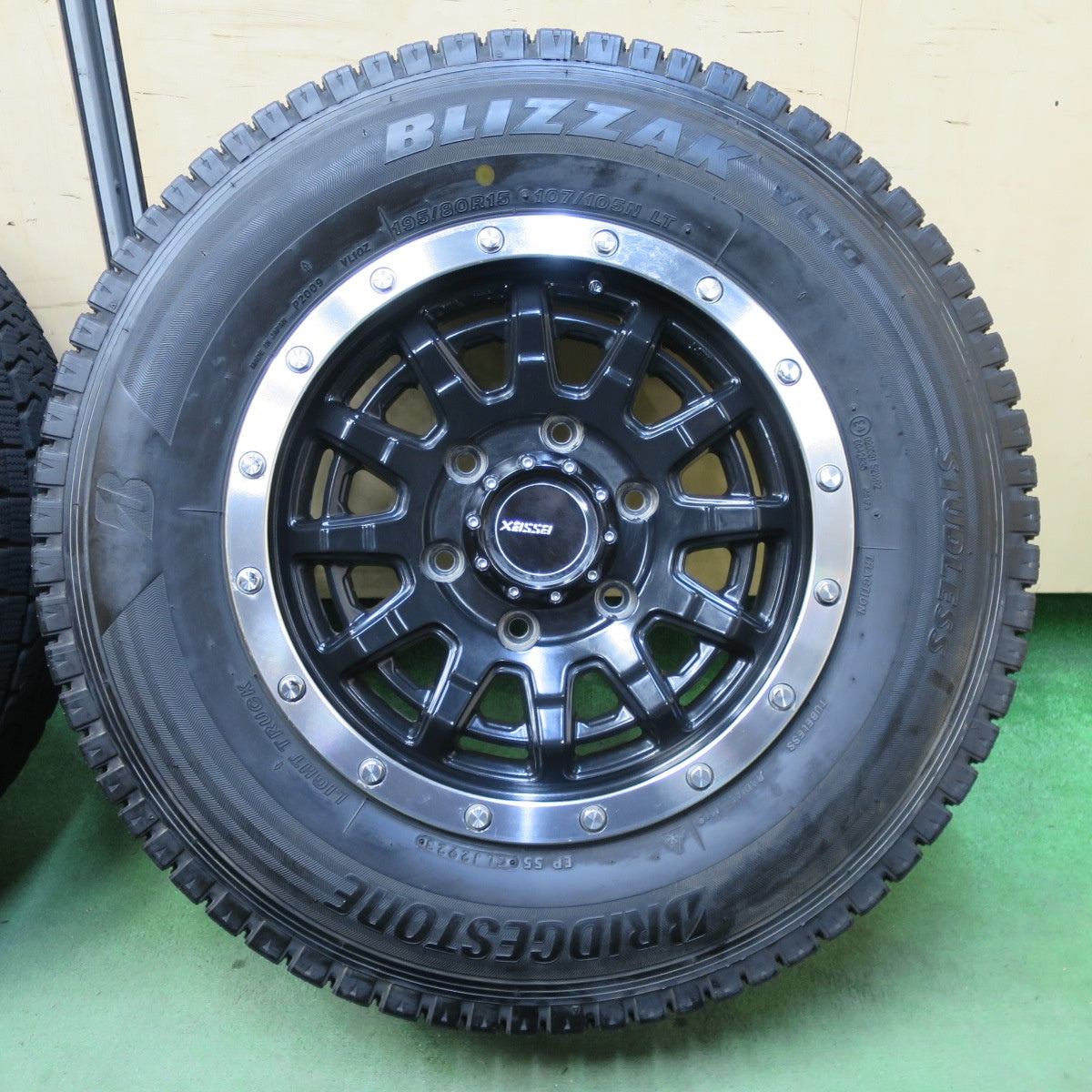 バリ溝！23年！9.5分★スタッドレス ESSEX エセックス EX-15 195/80R15 107/105N ブリヂストン ブリザック VL10 PCD139.7/6H★5111403TTス