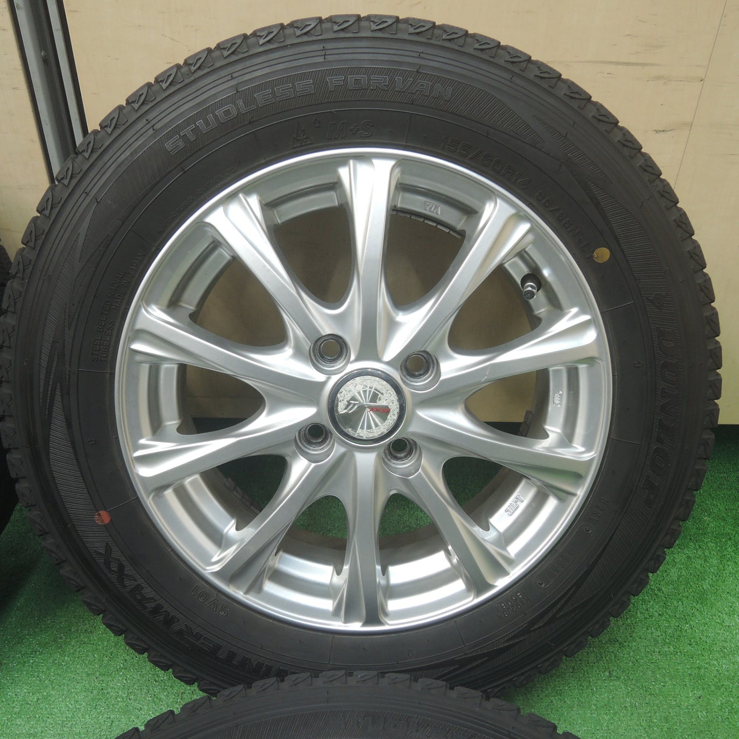*送料無料* バリ溝！キレイ！9.5分★スタッドレス 155/80R14 88/86N ダンロップ ウインターマックス SV01 JOKER ジョーカー 14インチ PCD100/4H★4032003SYス