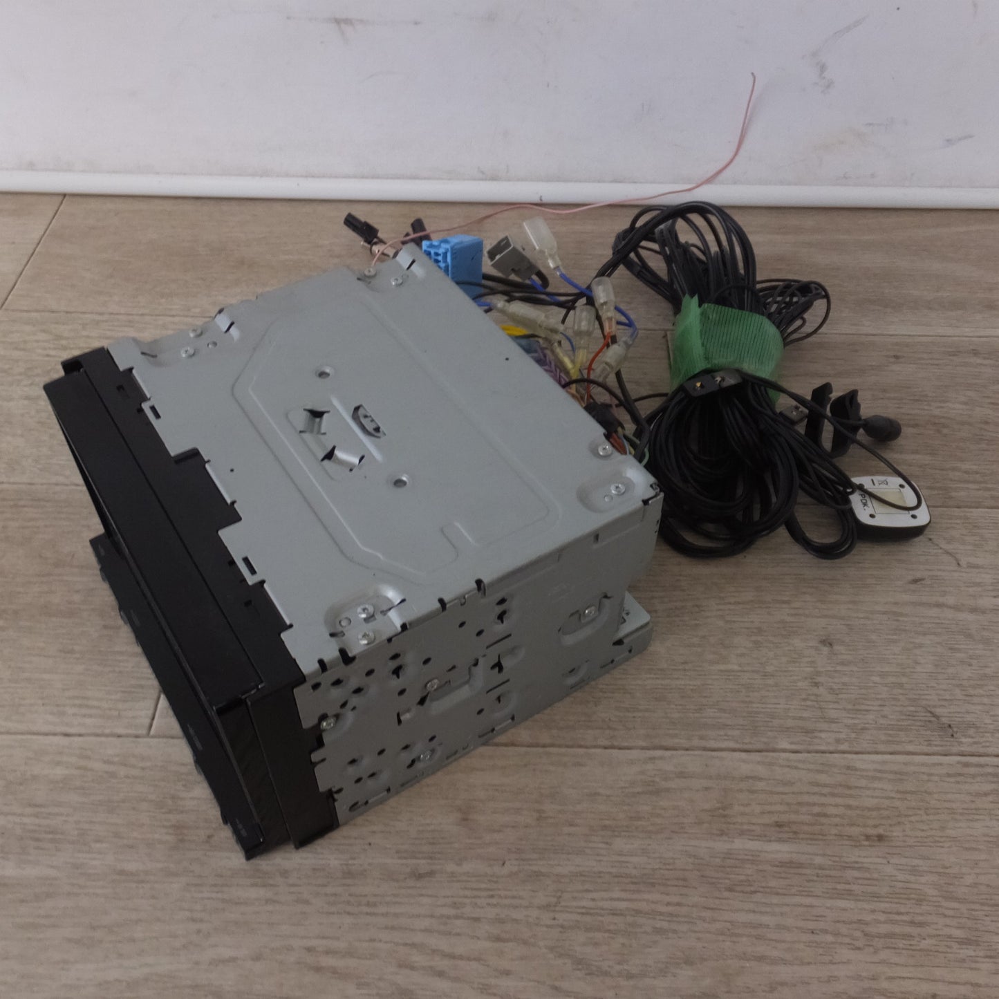 [送料無料] ★カロッツェリア carrozzeria AV一体型メモリーナビゲーション 楽ナビ AVIC-RZ901-R(12)★