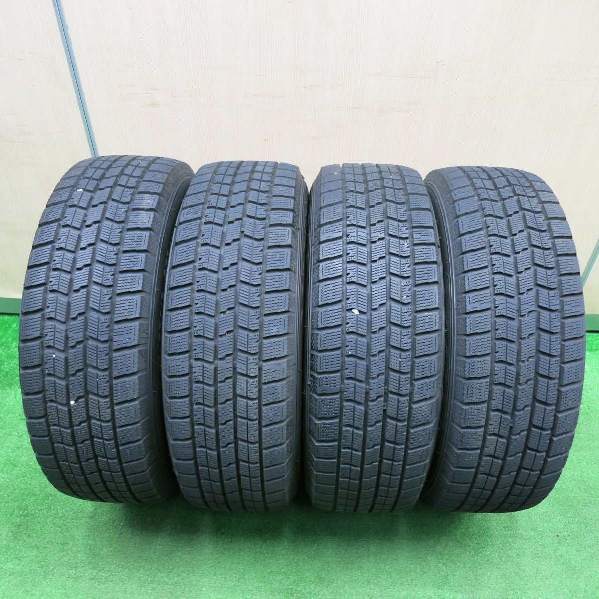[送料無料] 　バリ溝！22年！キレイ！9.5分★スタッドレス 205/65R16 グッドイヤー アイスナビ7 WAREN ヴァーレン 16インチ PCD114.3/5H★4112307TNス