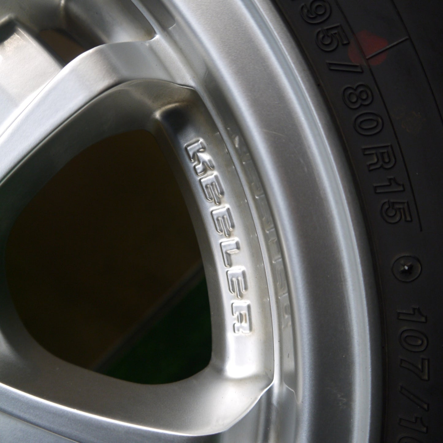 バリ溝！22年！キレイ！8.5分★KEELER 195/80R15 107/105L スタッドレス ヨコハマ アイスガード iG91 キーラー 15インチ PCD139.7/6H★5110507Hス