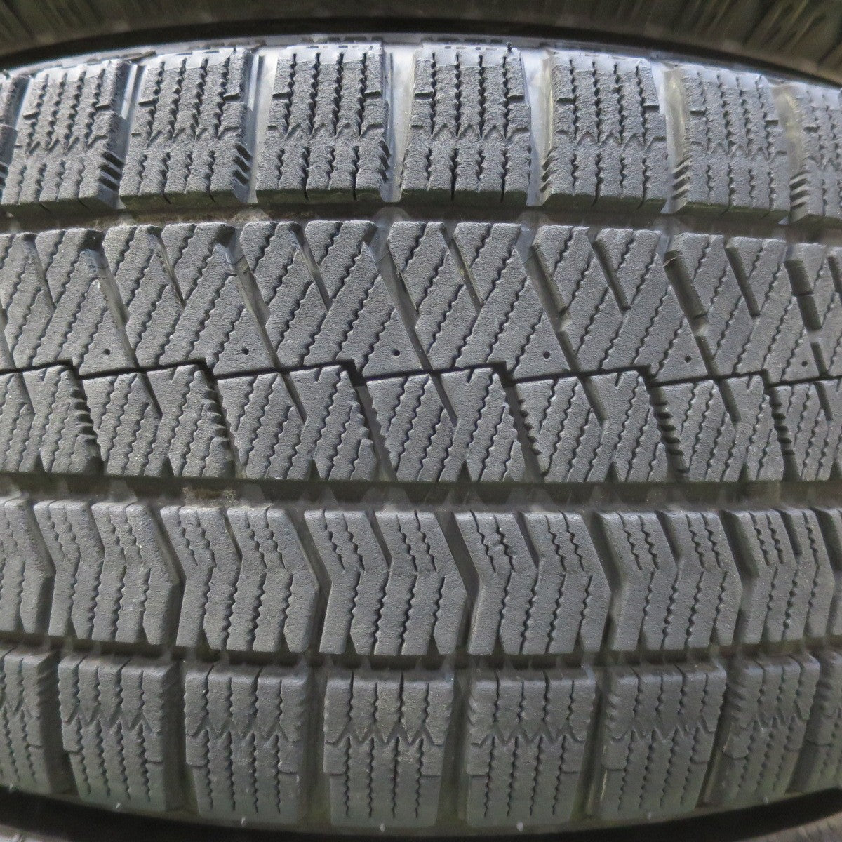 バリ溝！22年！キレイ！9.5分☆スタッドレス 215/50R17