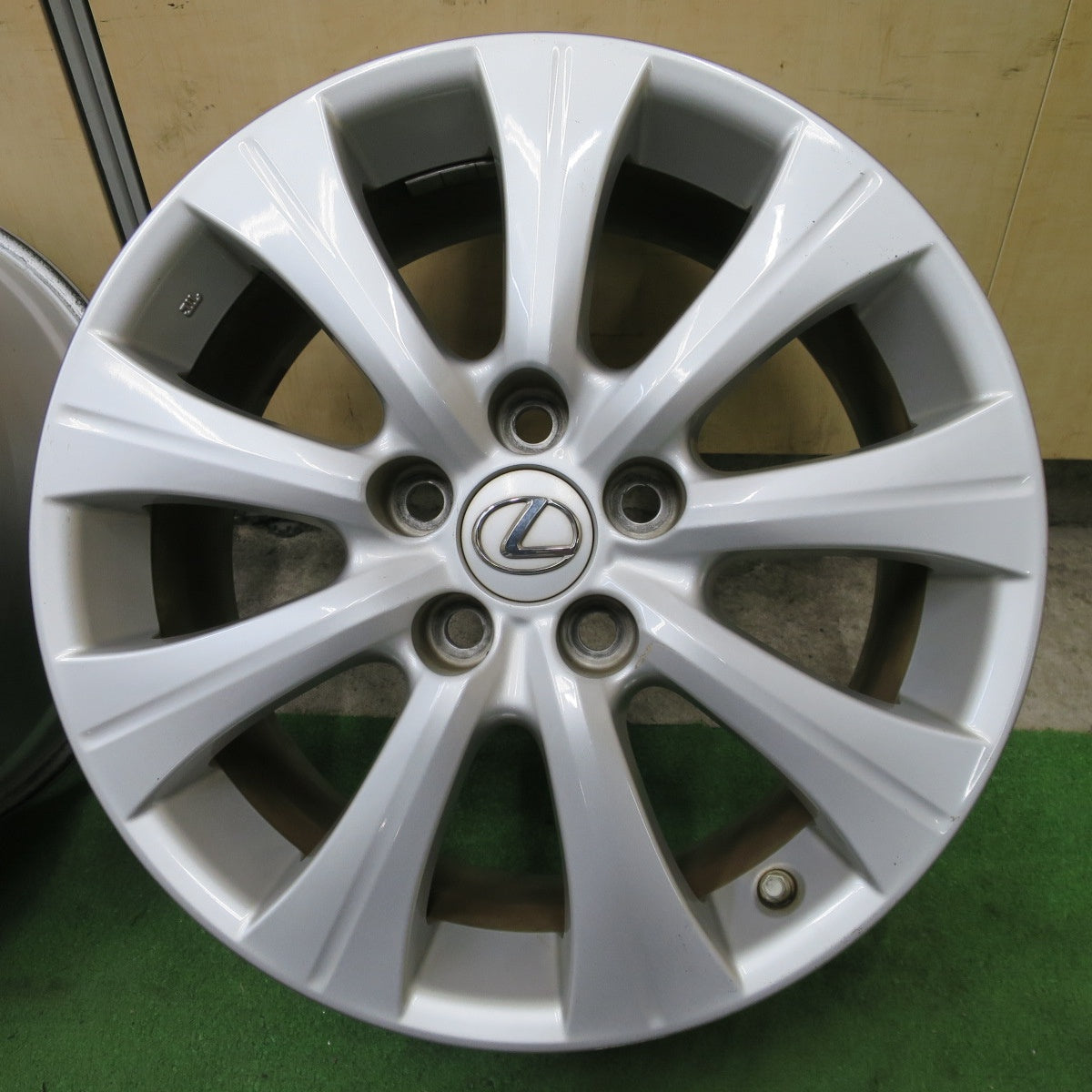 センサー付！キレイ★レクサス GS 純正 ホイール 17インチ 17×7.5J PCD114.3/5H★6052204NGホ