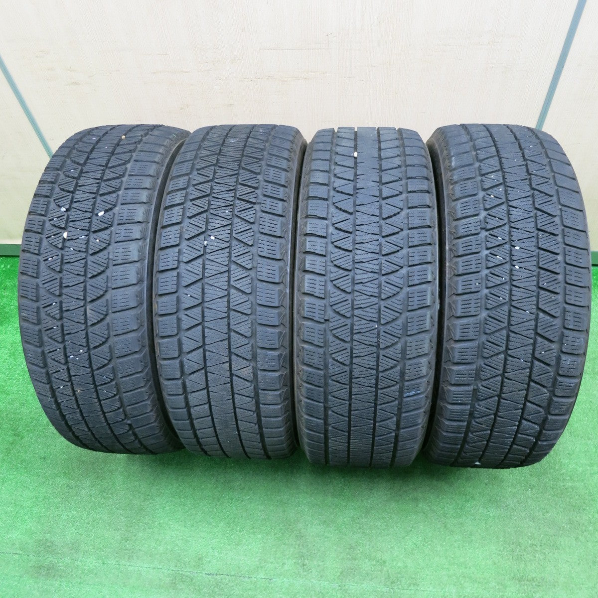 [送料無料] バリ溝！8.5分★ダッジ チャレンジャー 純正 245/45R20 スタッドレス ブリヂストン ブリザック DM-V3 20インチ PCD115/5H★4110908NJス