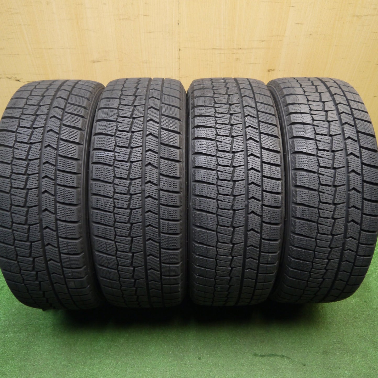 バリ溝！24年！9.5分★レガシィ 等 225/40R18 スタッドレス ダンロップ ウインターマックス WM02 VIOLENTO ヴィオレント 18インチ PCD100/5H★5121001Hス