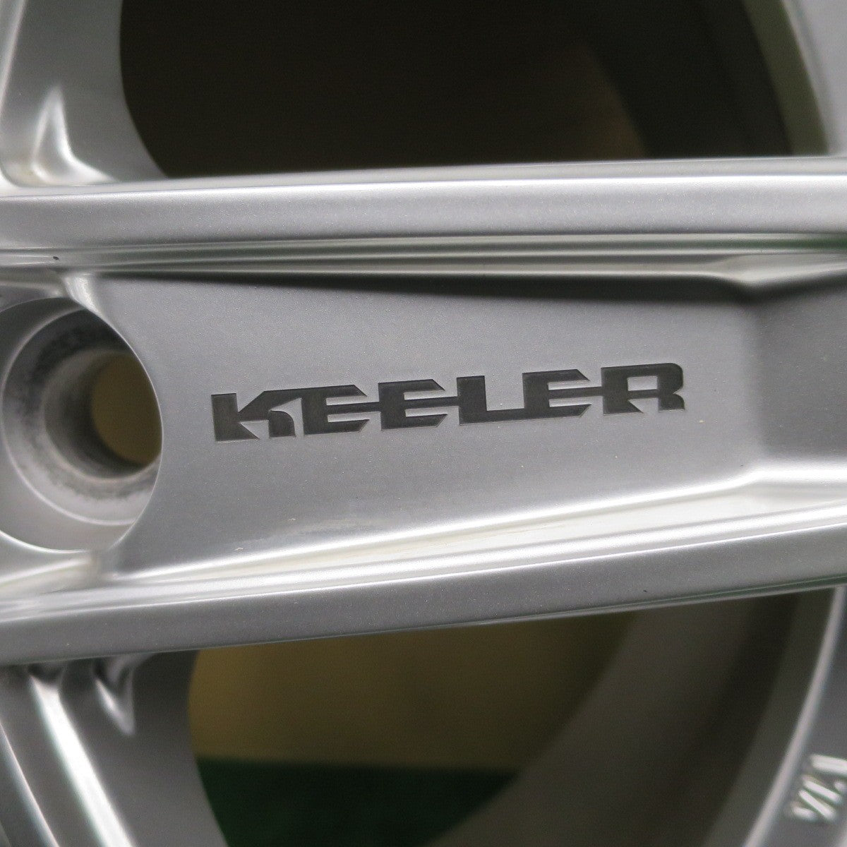 バリ溝！23年！キレイ！9.5分★KEELER TACTICS 265/65R18 スタッドレス ダンロップ ウインターマックス SJ8 SJ8+ キーラー タクティクス 18インチ PCD139.7/6H★5120501NKス