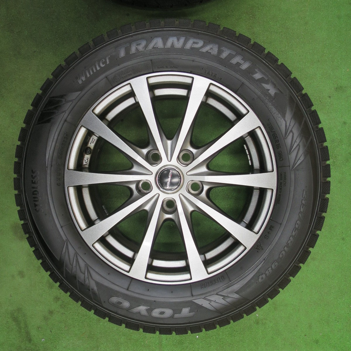 バリ溝！23年！キレイ！9.5分★スタッドレス 215/65R16 トーヨー ウインター トランパス TX KORPER ケルパー 16インチ PCD114.3/5H★5112207TTス