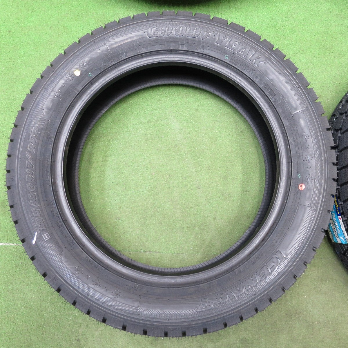 未使用！25年★スタッドレス 195/60R17 グッドイヤー アイスナビ7 タイヤ 17インチ 60系 プリウス ライズ ロッキー 等★6041301NGスタ