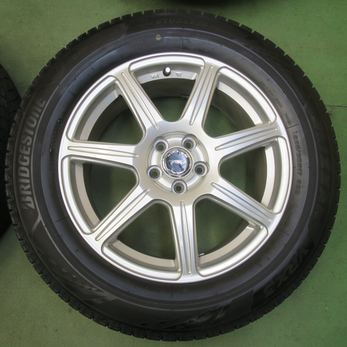 バリ溝！22年！キレイ！9.5分以上◎XV フォレスター 等 225/60R17