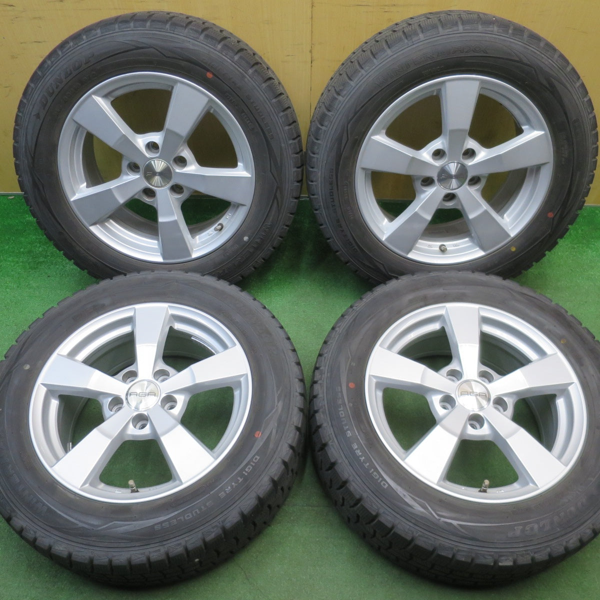 バリ溝！キレイ！9.5分★アウディ 等 AGA Nexta 215/60R16 スタッドレス ダンロップ ウインターマックス WM01 16インチ PCD112/5H★6021804NJス