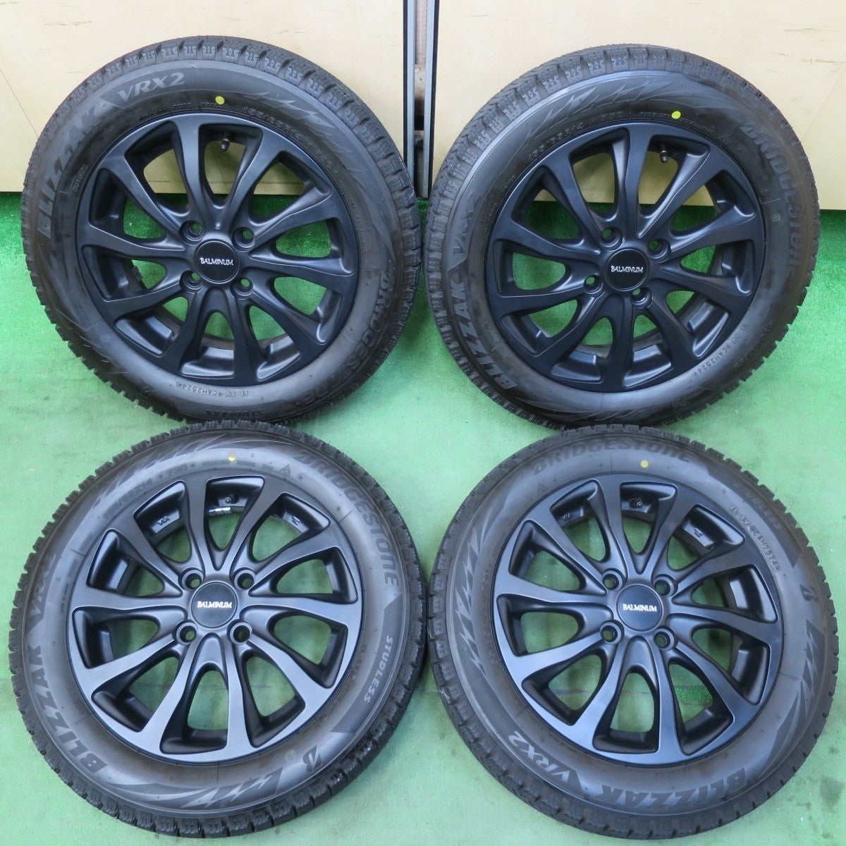 バリ溝！24年！キレイ！ほぼ10分★スタッドレス 155/65R14 ブリヂストン ブリザック VRX2 BALMINUM バルミナ 14インチ PCD100/4H★5022702イス