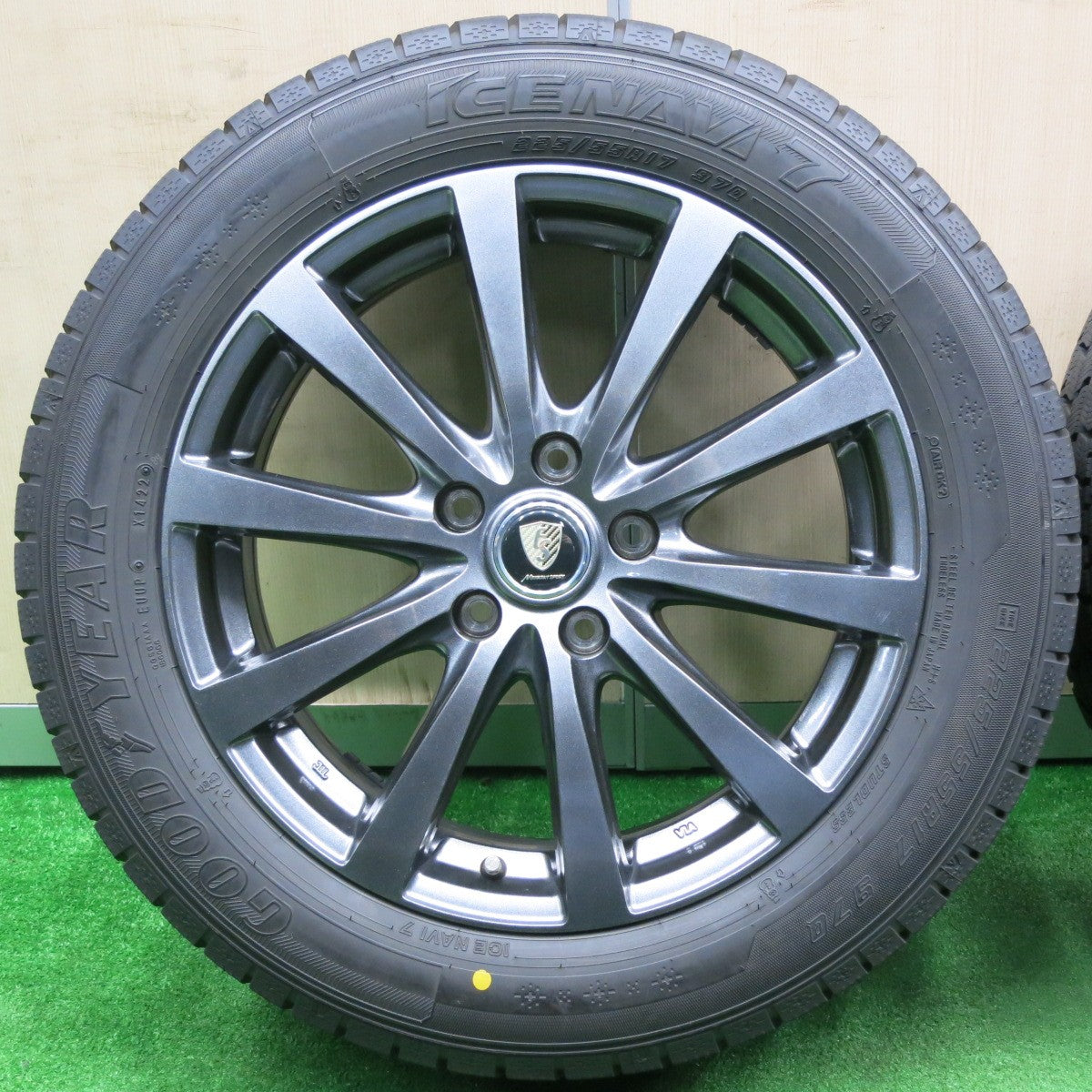 [送料無料] バリ溝！22年！キレイ！9.5分★スタッドレス 225/55R17 グッドイヤー アイスナビ7 MANARAY SPORT マナレイ 17インチ PCD114.3/5H★4112202NJス