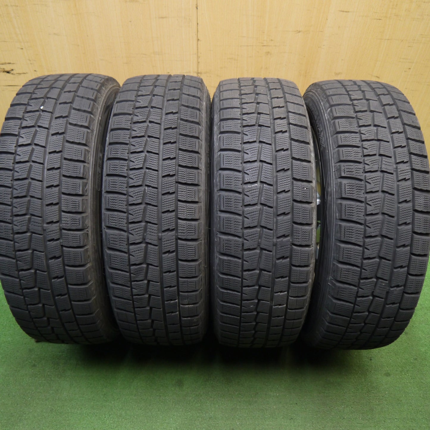 バリ溝！キレイ！9.5分★スタッドレス 195/60R16 ダンロップ ウインターマックス WM01 T.R.G. TRG 16インチ PCD114.3/5H★5060406Hス