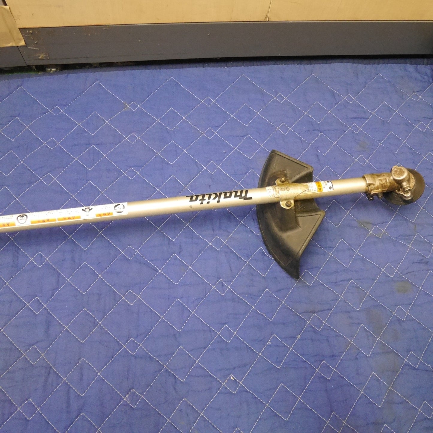 【岐阜発 直接引取限定】☆マキタ エンジン 刈払機 MEM2100U 刈り払い機 makita 草刈機 草刈り機 混合 ガソリン 両手 ハンドル☆