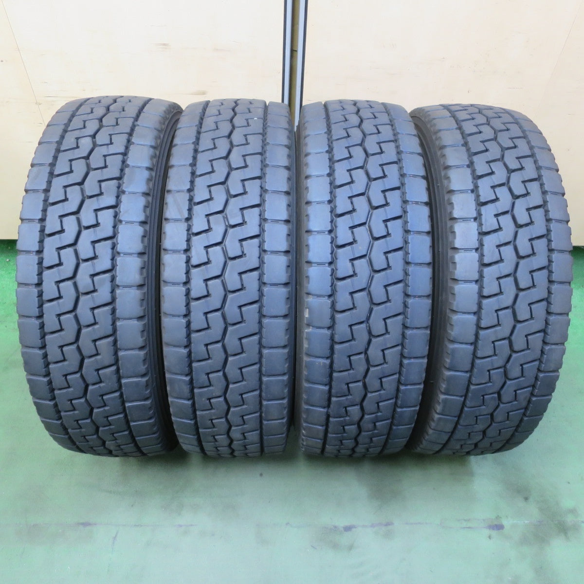 4本価格！24年★トラック 高荷重 トレーラー 等 タイヤ 235/70R17.5 136/134J トーヨー M626 オールシーズン ミックス 17.5インチ★6072909イスタ