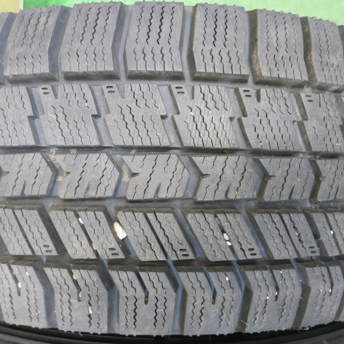 バリ溝！23年！9.5分以上◎スタッドレス 205/65R15 グッドイヤー アイスナビ8 WAREN ヴァーレン 15インチ PCD114.3/5H◎6081315HAス