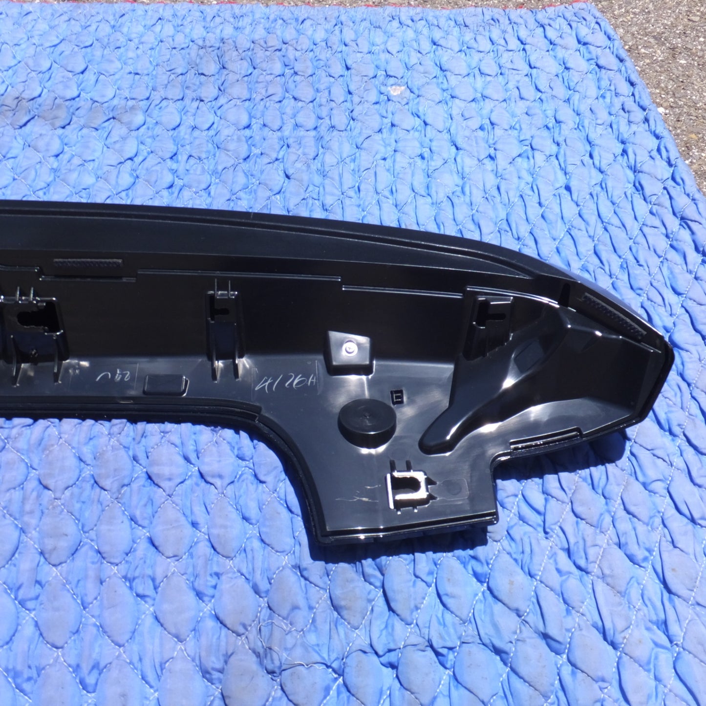 [送料無料] 岐阜発★トヨタ TOYOTA 純正 ヴォクシー 90系 リアスポイラー 76871-V1010　アティチュードブラックマイカ 色番 218★