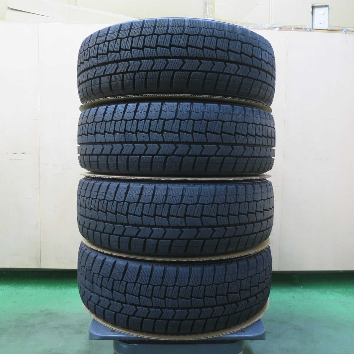 バリ溝！24年！ほぼ10分★スズキ ZC33 スイフト スポーツ 純正 195/45R17 スタッドレス ダンロップ ウインターマックス WM02 17インチ PCD114.3/5H★6051204イス