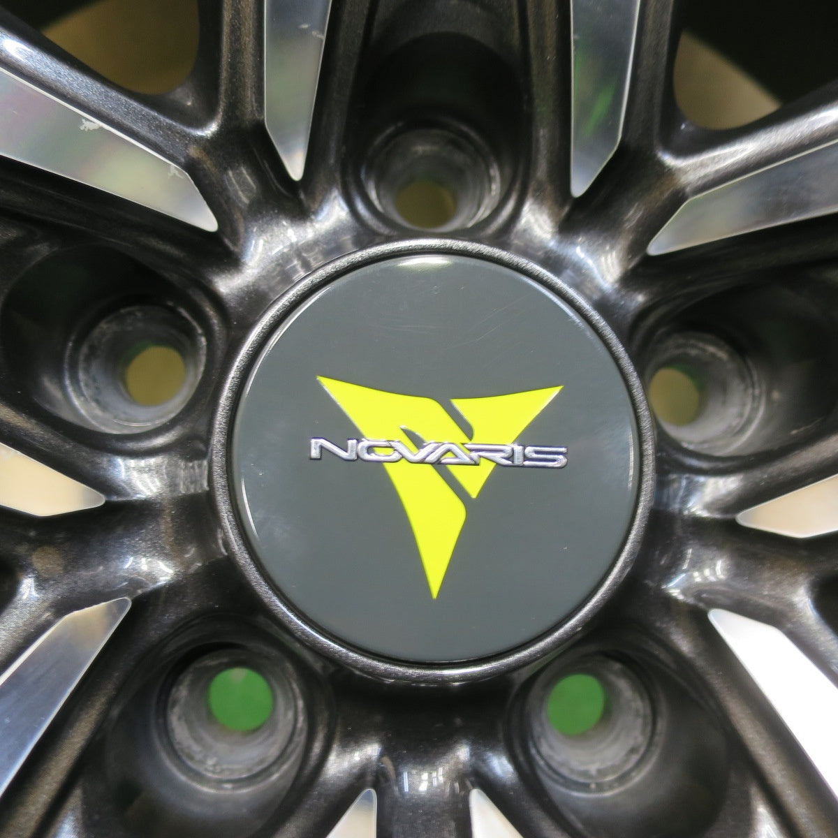 バリ溝！9.5分★スタッドレス 235/55R19 ダンロップ ウインターマックス SJ8 NOVARIS BEONDE PR ノヴァリス ビオンド 19インチ PCD114.3/5H★5051009イス