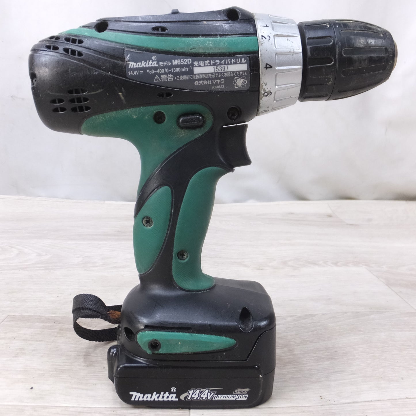 [送料無料] ◆マキタ 充電式 ドライバ ドリル 14.4V M652D 充電器 バッテリー ケース付き ドリルドライバー 電動 工具◆