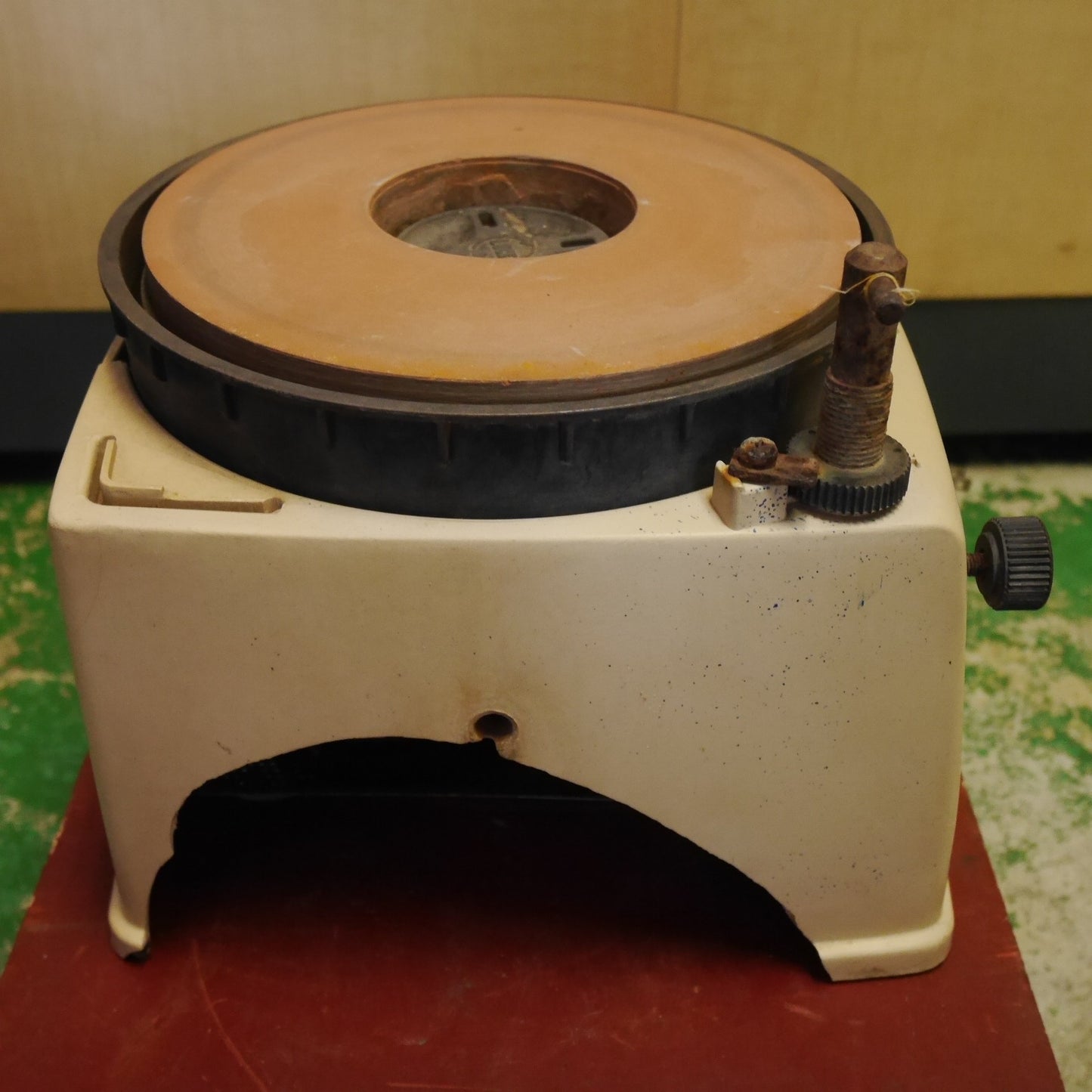 [送料無料] ☆マキタ 刃物 研磨機 9820-1 研摩機 刃物 研ぎ機 makita 100V 電動 工具 鋏 ハサミ 包丁☆