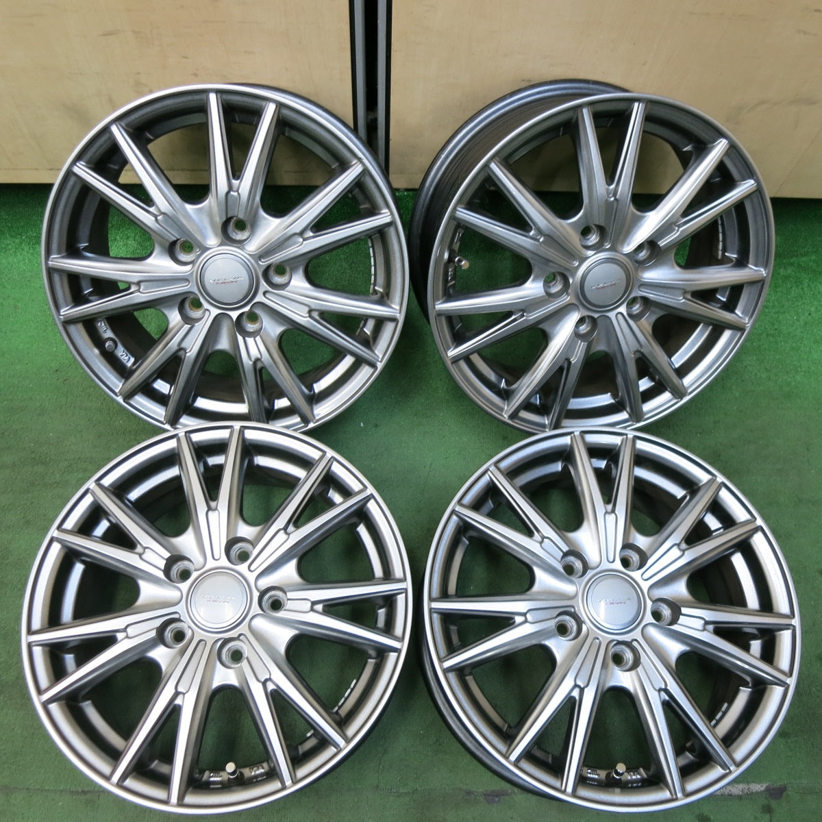 [送料無料] キレイ★VELVA KEVIN weds ホイール 15インチ 15×6J ヴェルヴァ ケヴィン ケビン PCD114.3/5H★5021408SYホ