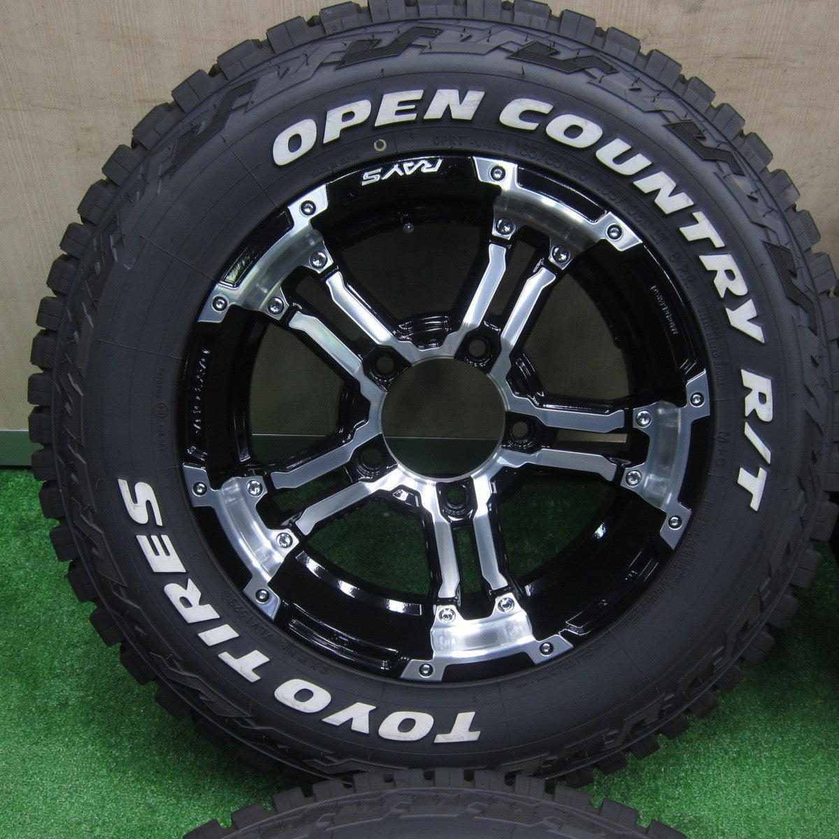 [送料無料] バリ溝！23年！キレイ！9.5分★RAYS DAYTONA FDX-J 185/85R16 トーヨー オープンカントリー R/T ホワイトレター レイズ デイトナ 16インチ PCD139.7/5H★4111803TNノ