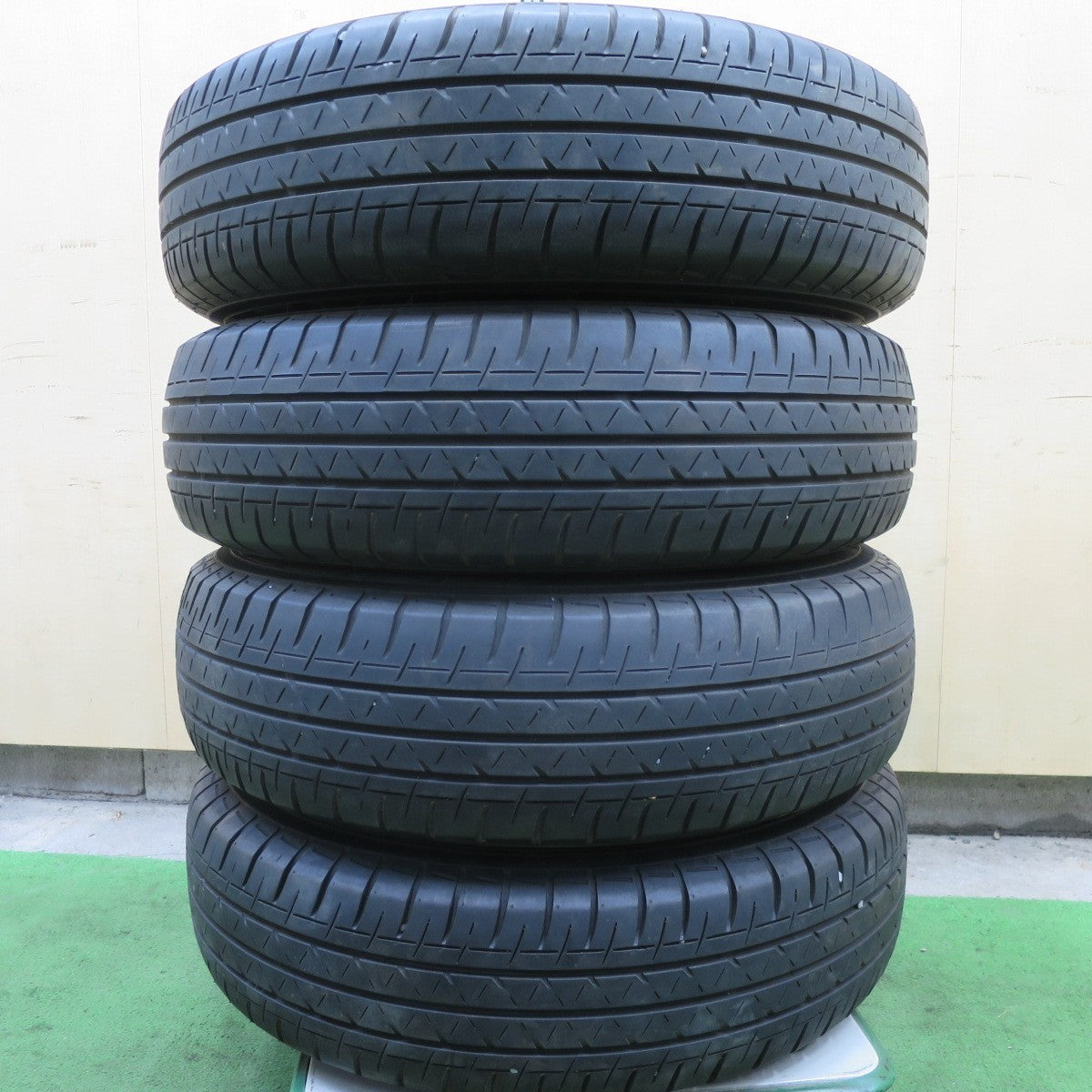 キレイ！22年★日産 NV350 キャラバン 純正 スチール 195/80R15 107/105N ヨコハマ BluEarth-Van RY55 15インチ PCD139.7/6H★6013102ナノ