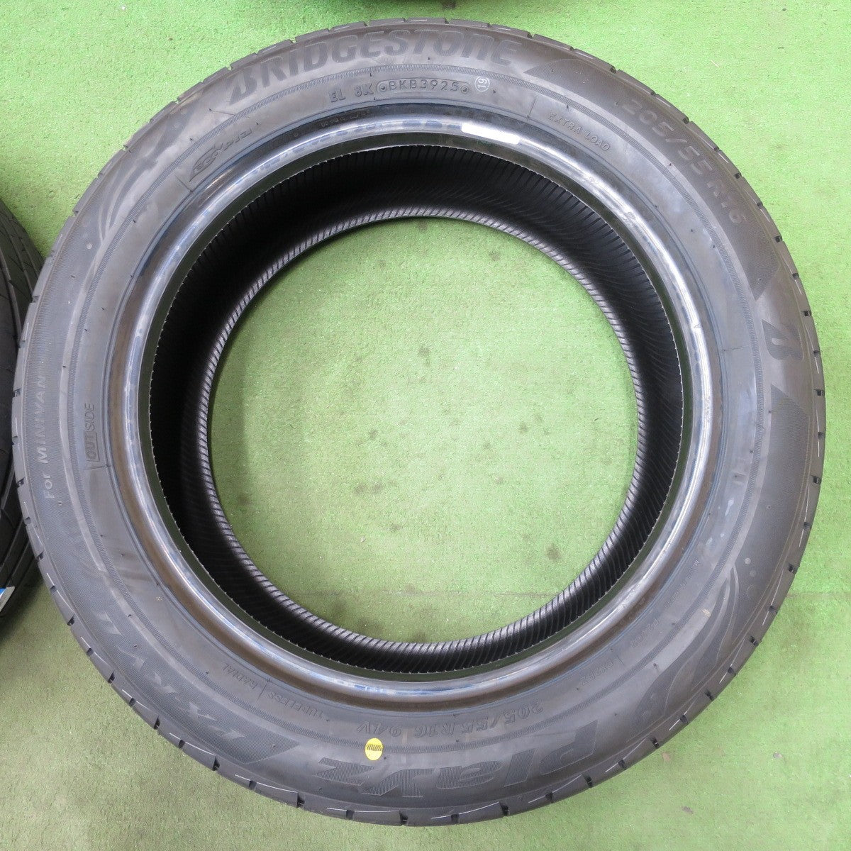 未使用！25年★205/55R16 ブリヂストン プレイズ PX-RV2 タイヤ 16インチ カローラ ツーリング ノア リーフ レガシィ ヴォクシー 等★6032302NGノタ