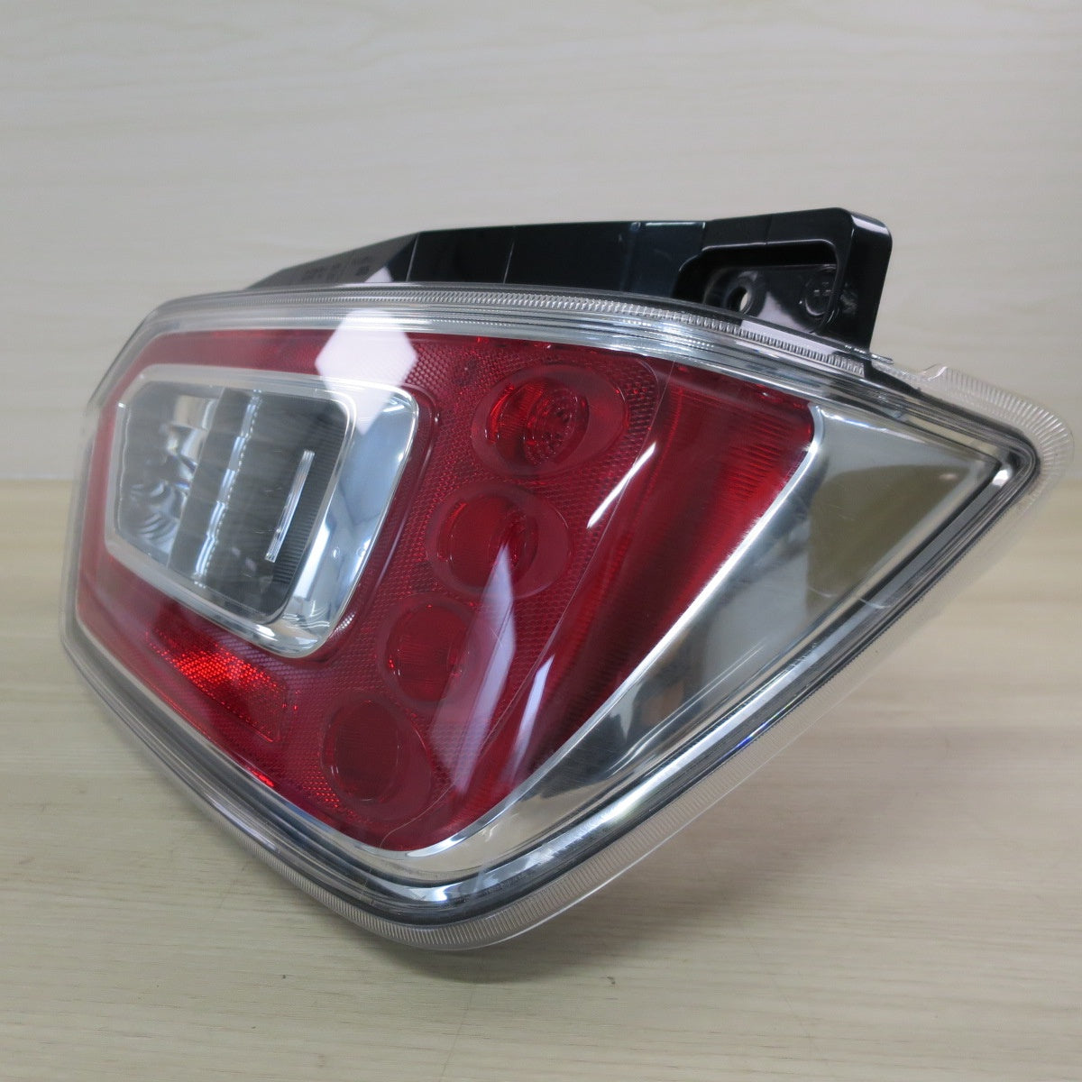 キレイ♪スズキ MH35S MH55S MH85S MH95S ワゴンR 純正 テールランプ 右 側 のみ ICHIKOH D205 テール ライト 照明 カー パーツ♪ [送料無料]
