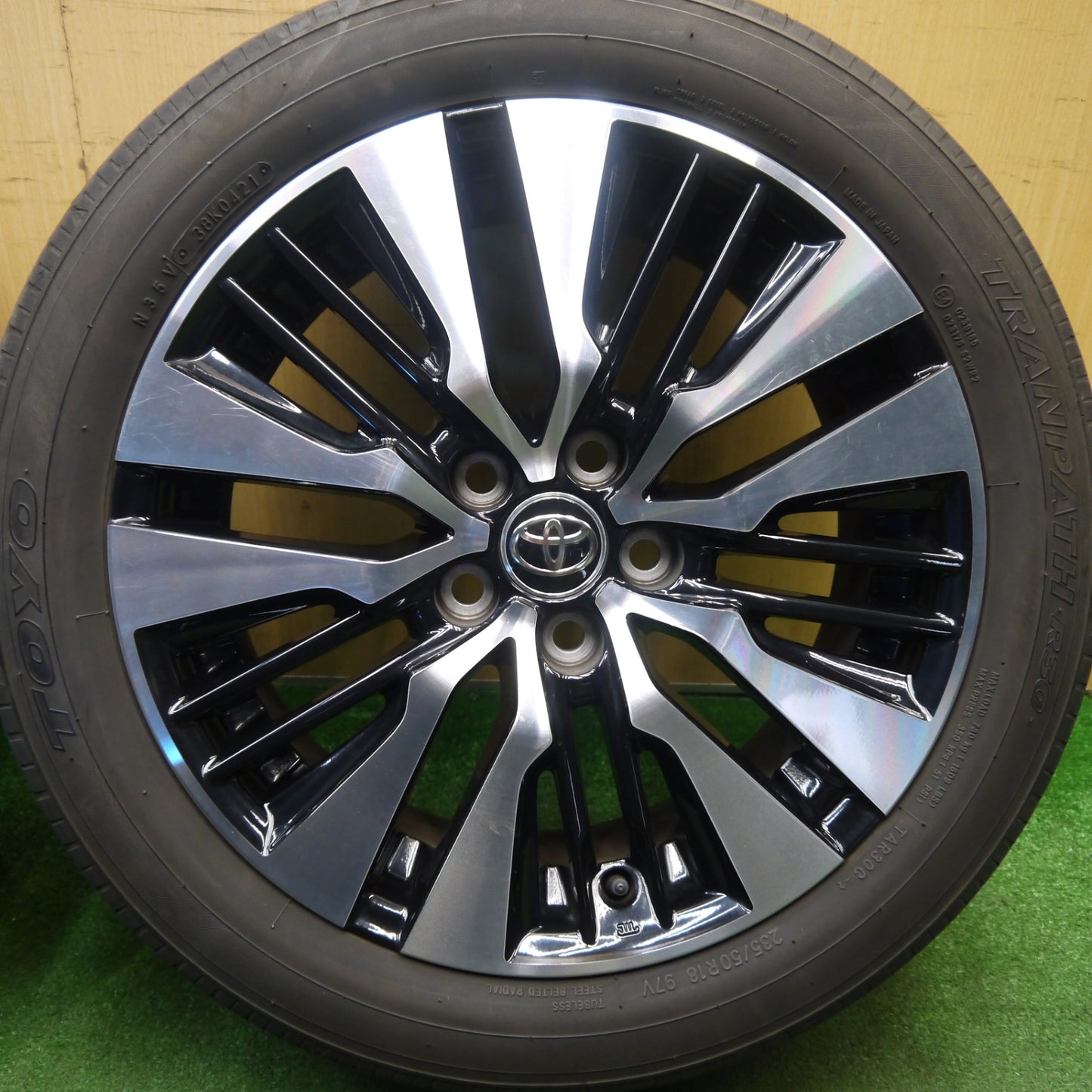 キレイ★トヨタ 30系 アルファード ヴェルファイア SC ZG パッケージ 純正 235/50R18 トーヨー トランパス R30 18インチ PCD114.3/5H★6012104Hノ